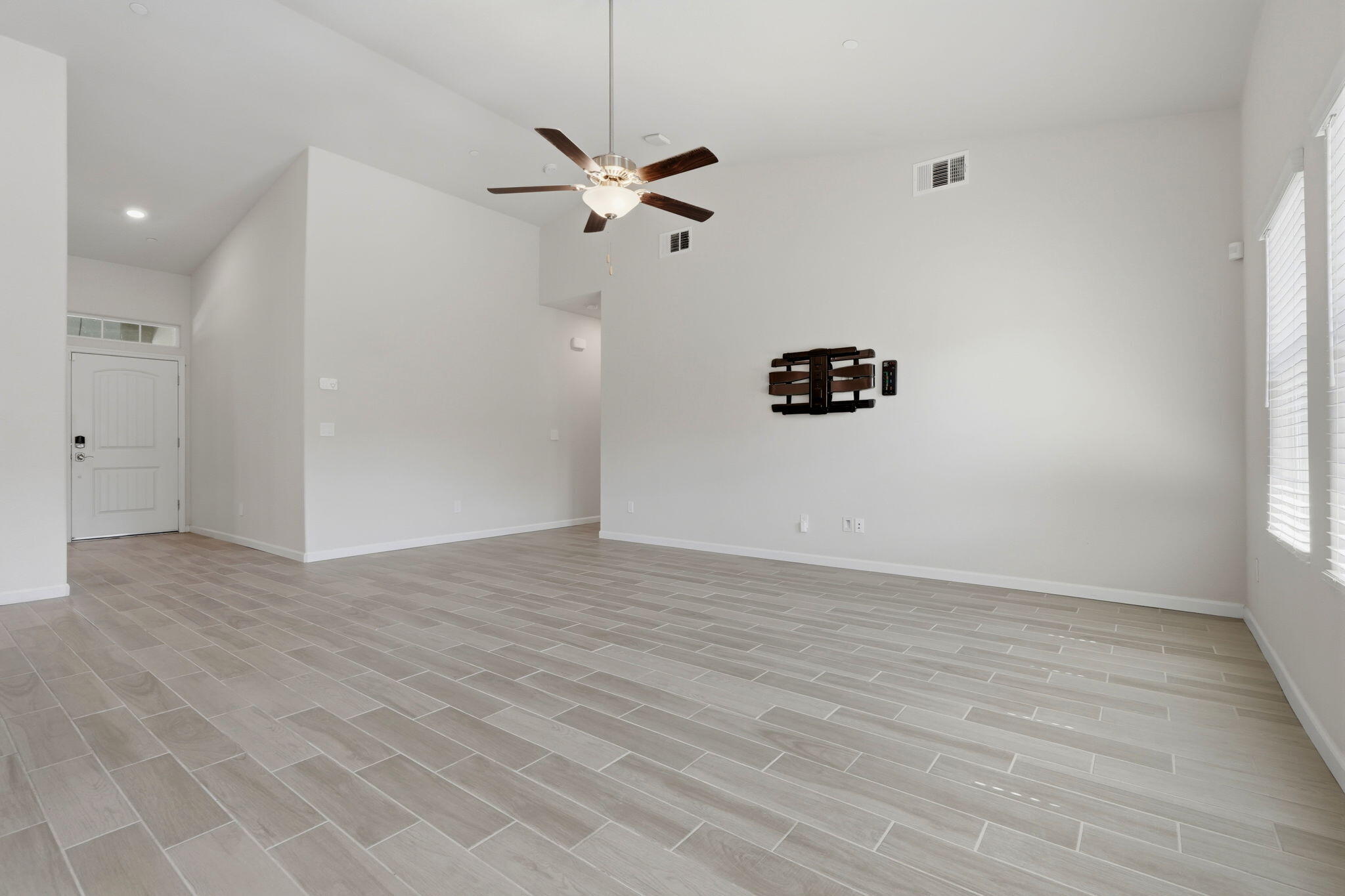 2025 Madeline Dr, Hanford, CA 93230