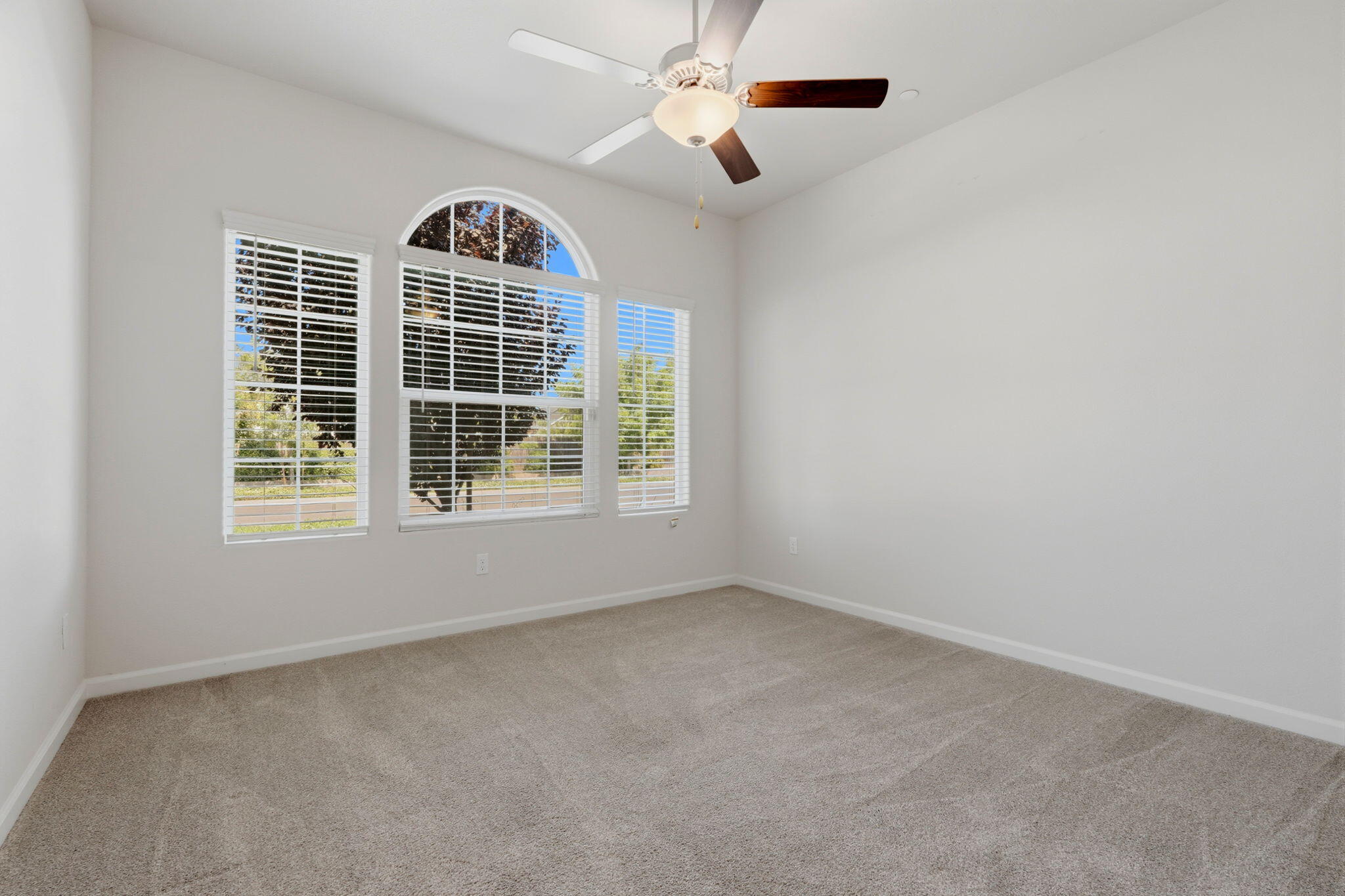 2025 Madeline Dr, Hanford, CA 93230
