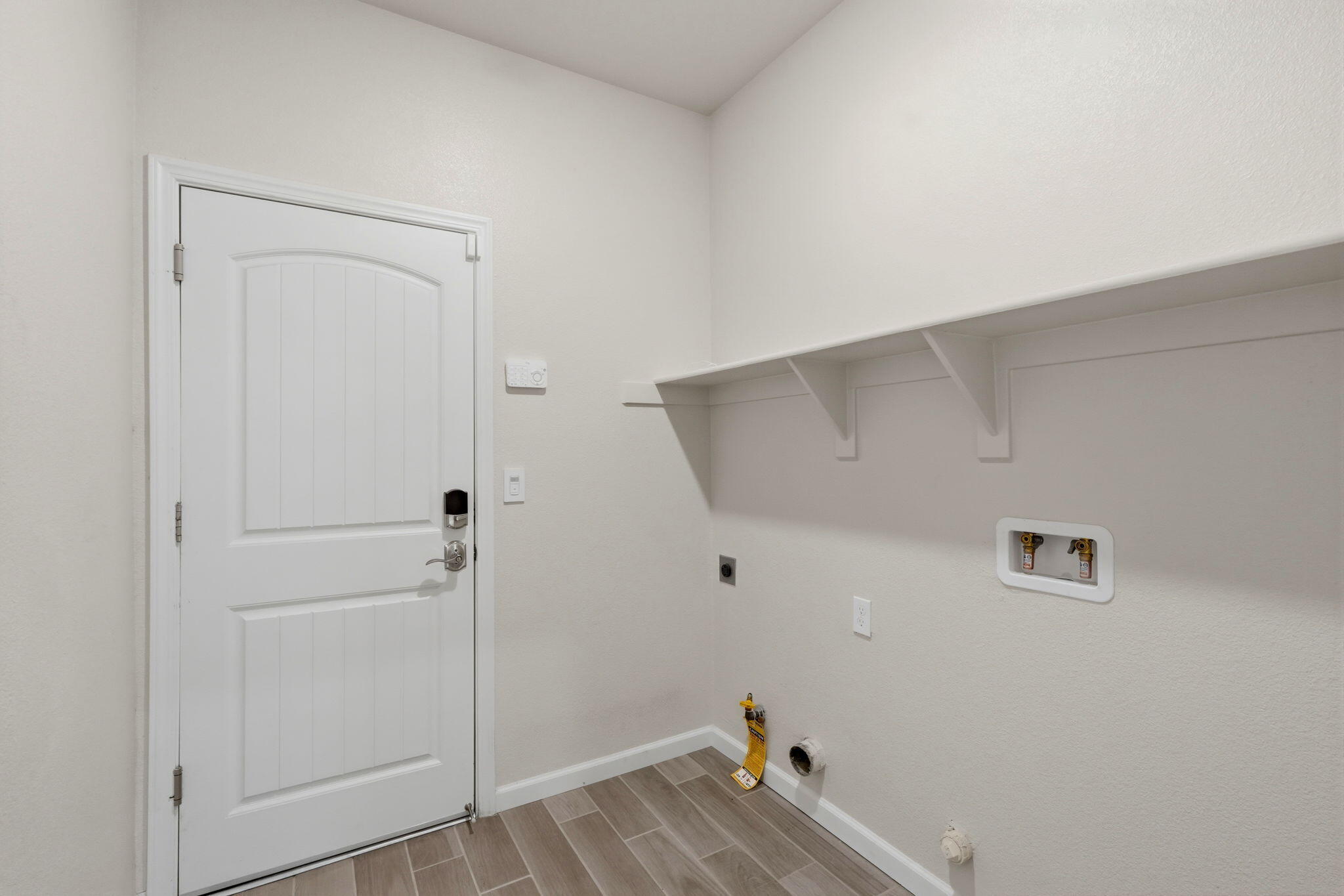 2025 Madeline Dr, Hanford, CA 93230