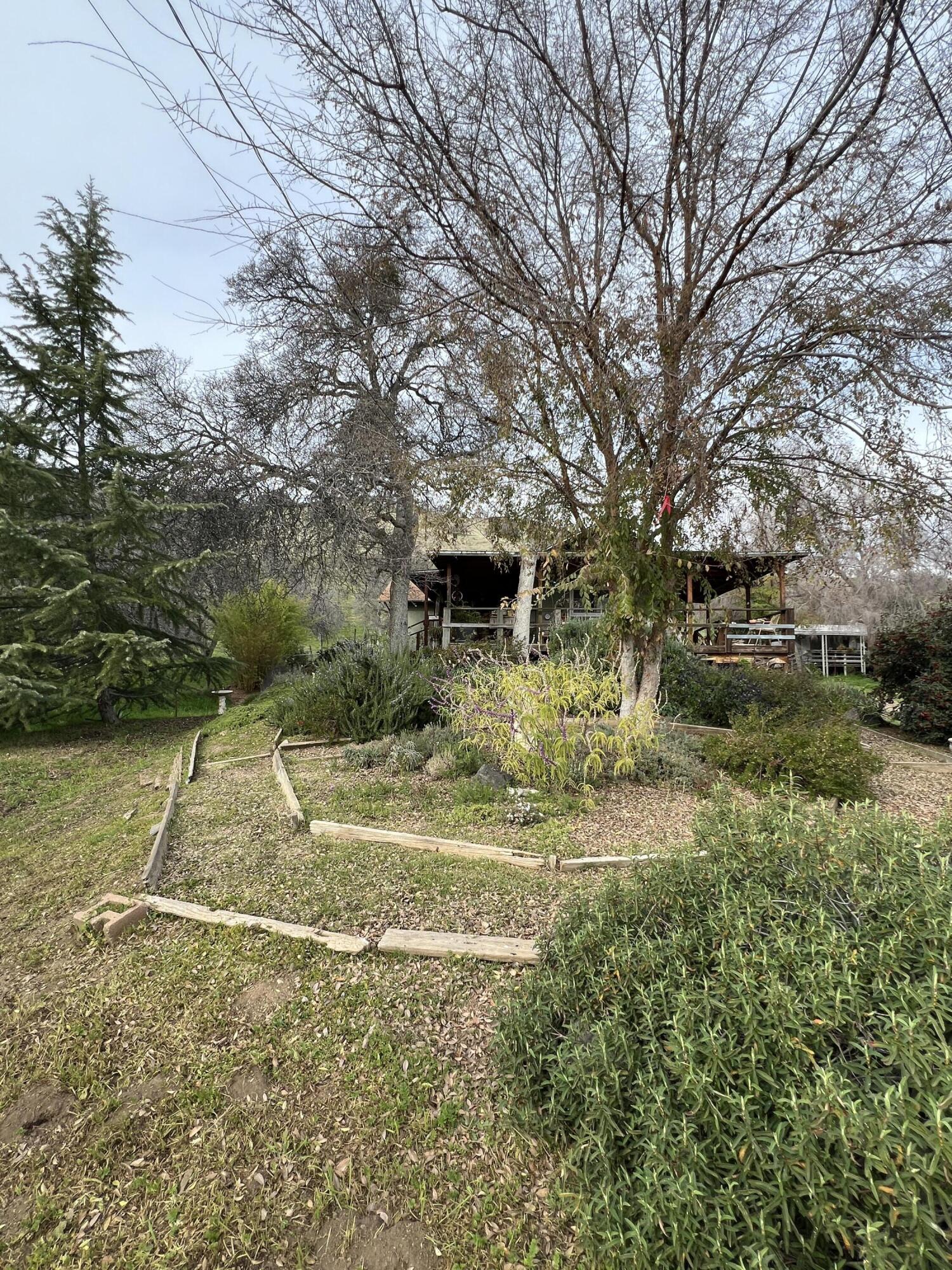 30284 Bear Mountain Rd, Yokuts Valley, CA 93675