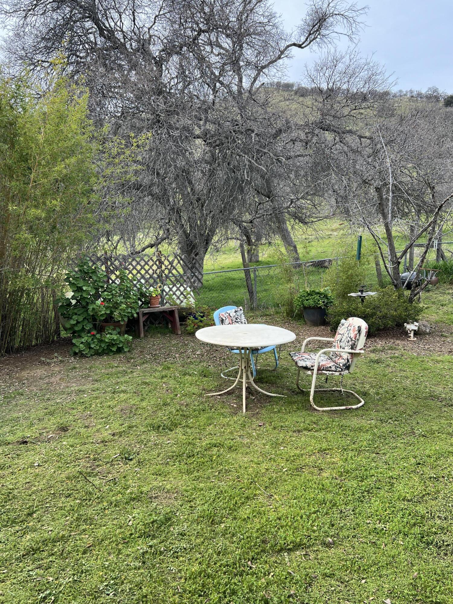 30284 Bear Mountain Rd, Yokuts Valley, CA 93675