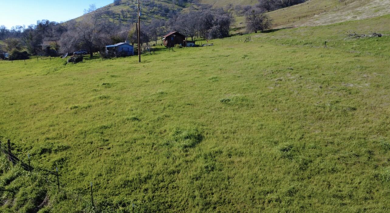 30284 Bear Mountain Rd, Yokuts Valley, CA 93675