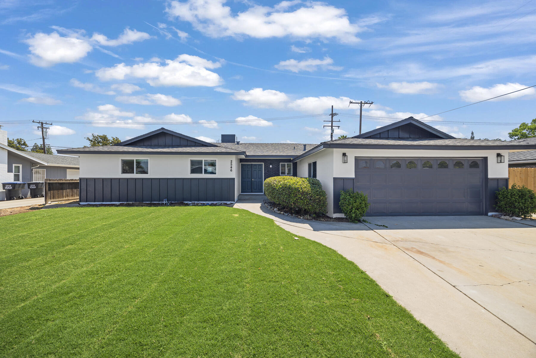 2546 S Woodland, Visalia, CA 93277