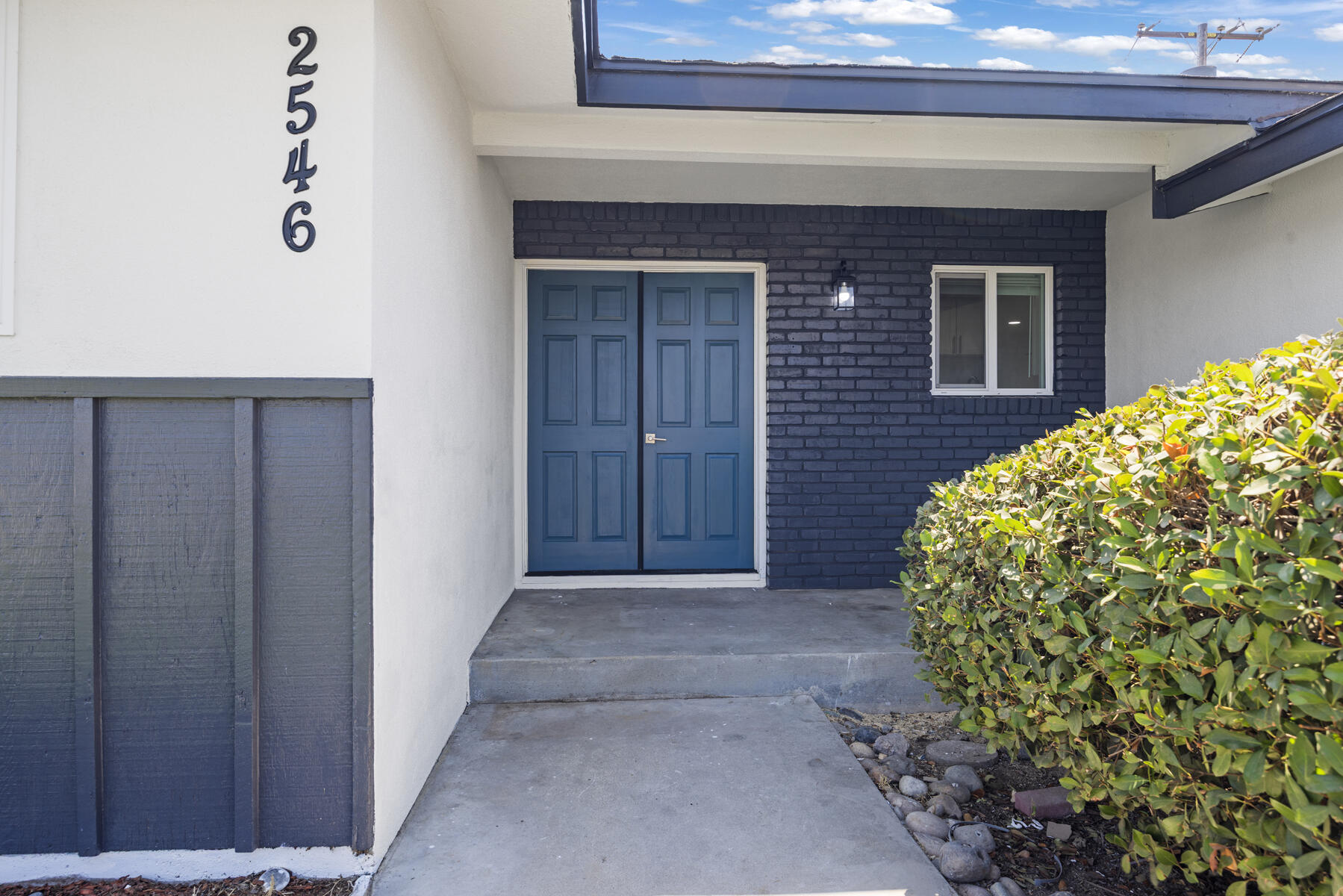 2546 S Woodland, Visalia, CA 93277