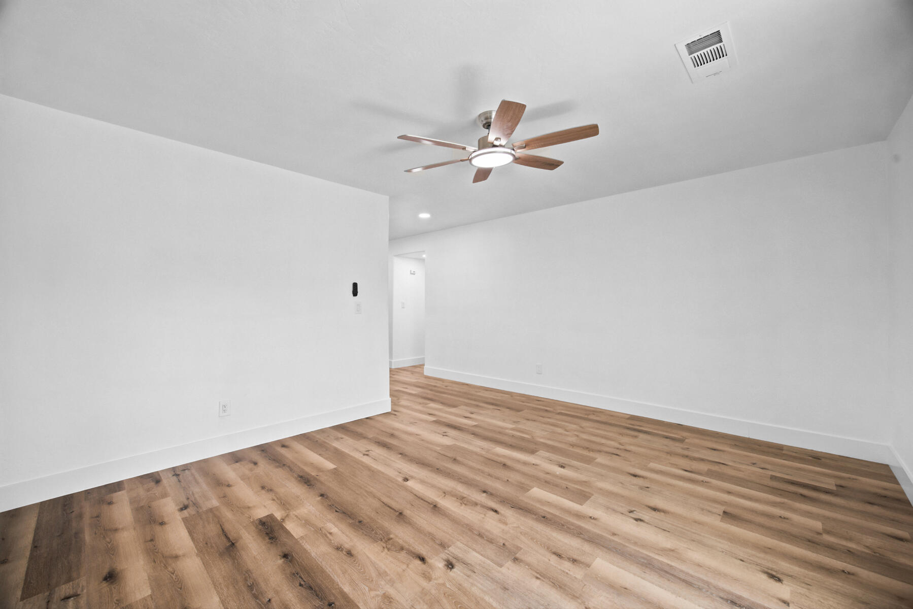 2546 S Woodland, Visalia, CA 93277