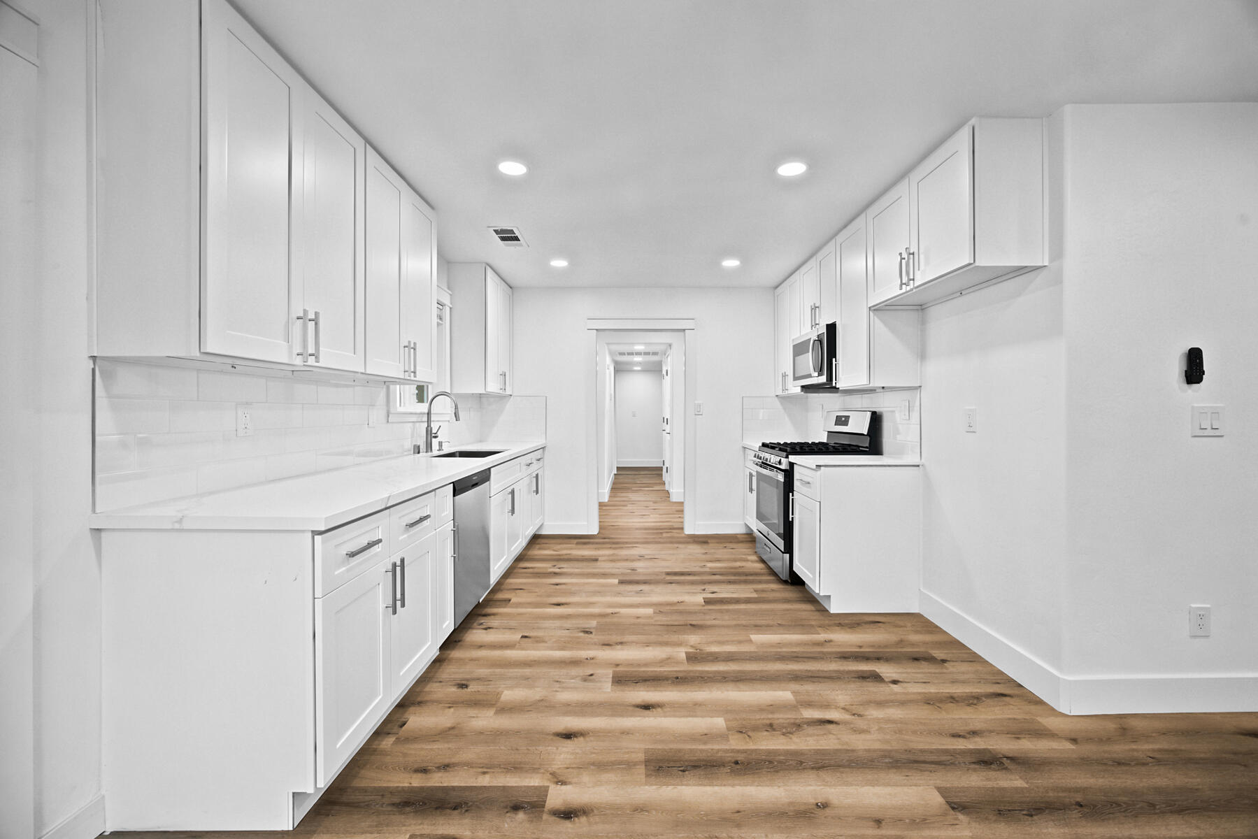 2546 S Woodland, Visalia, CA 93277