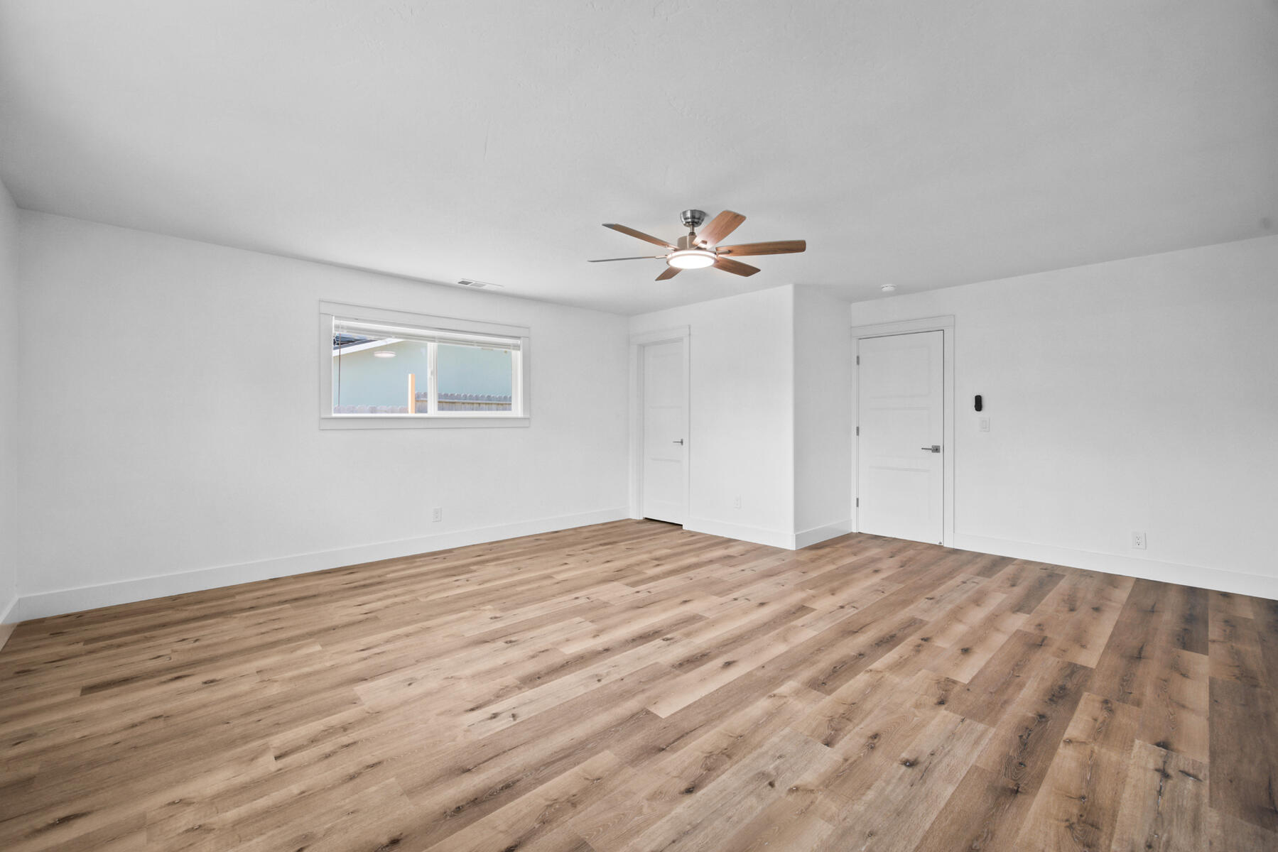 2546 S Woodland, Visalia, CA 93277