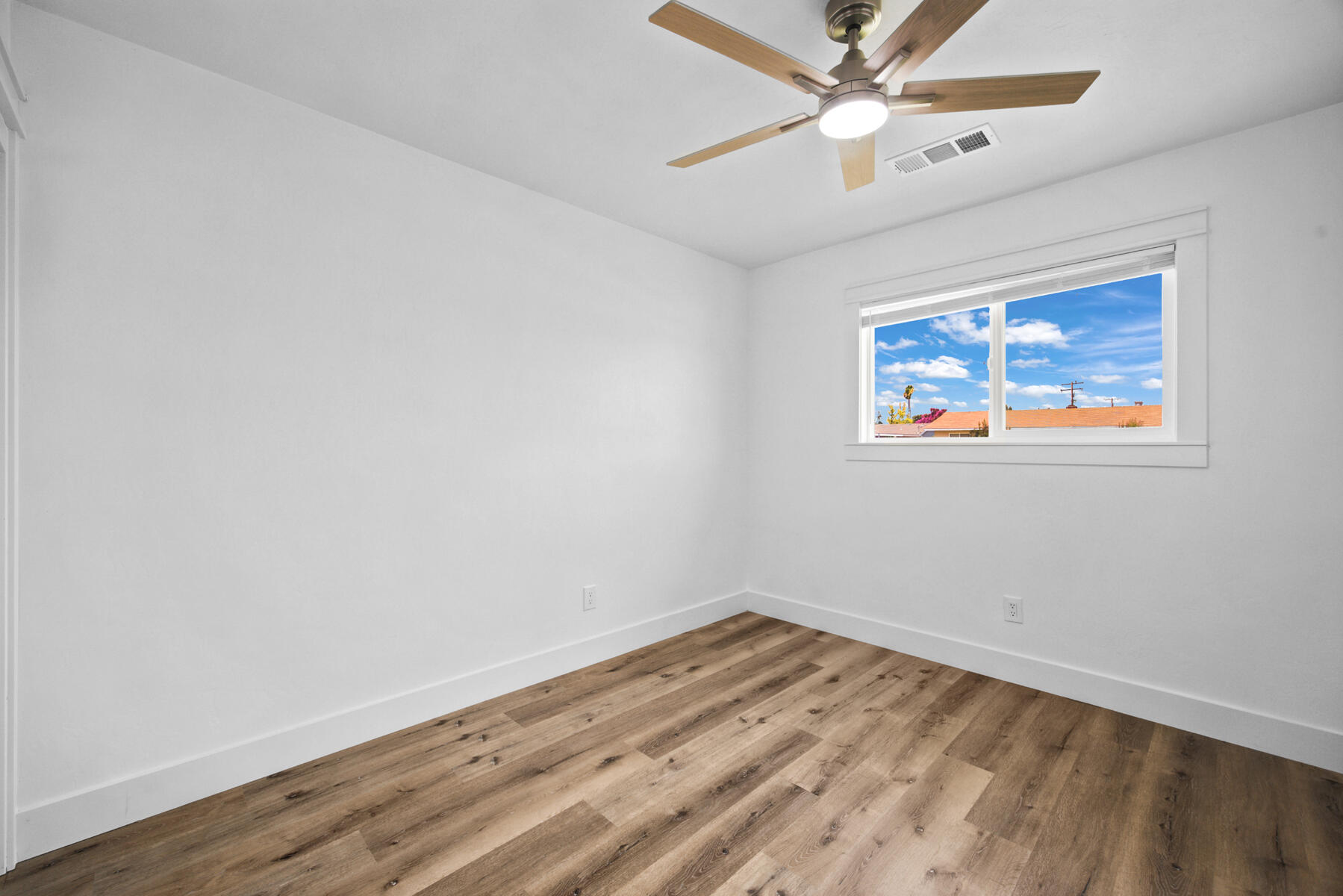 2546 S Woodland, Visalia, CA 93277