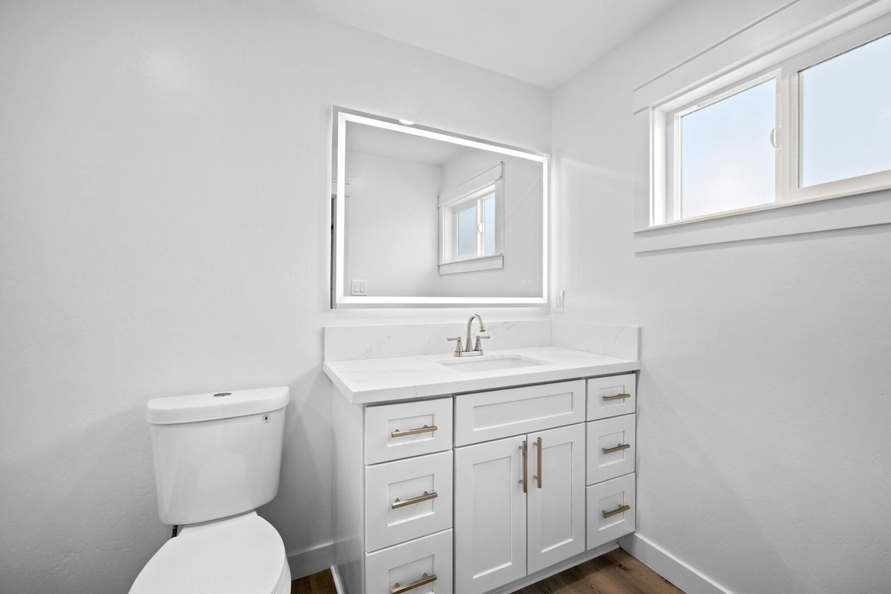 2546 S Woodland, Visalia, CA 93277