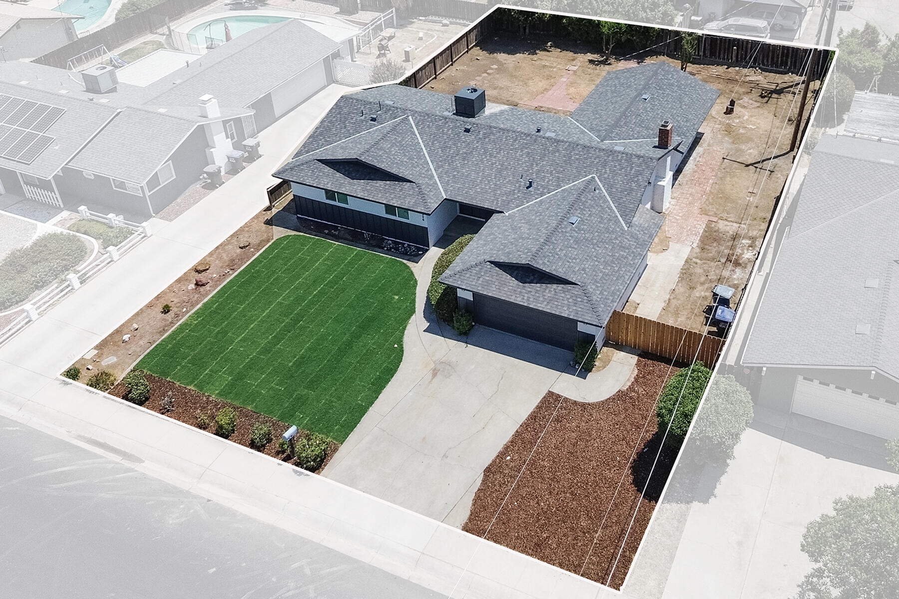 2546 S Woodland, Visalia, CA 93277