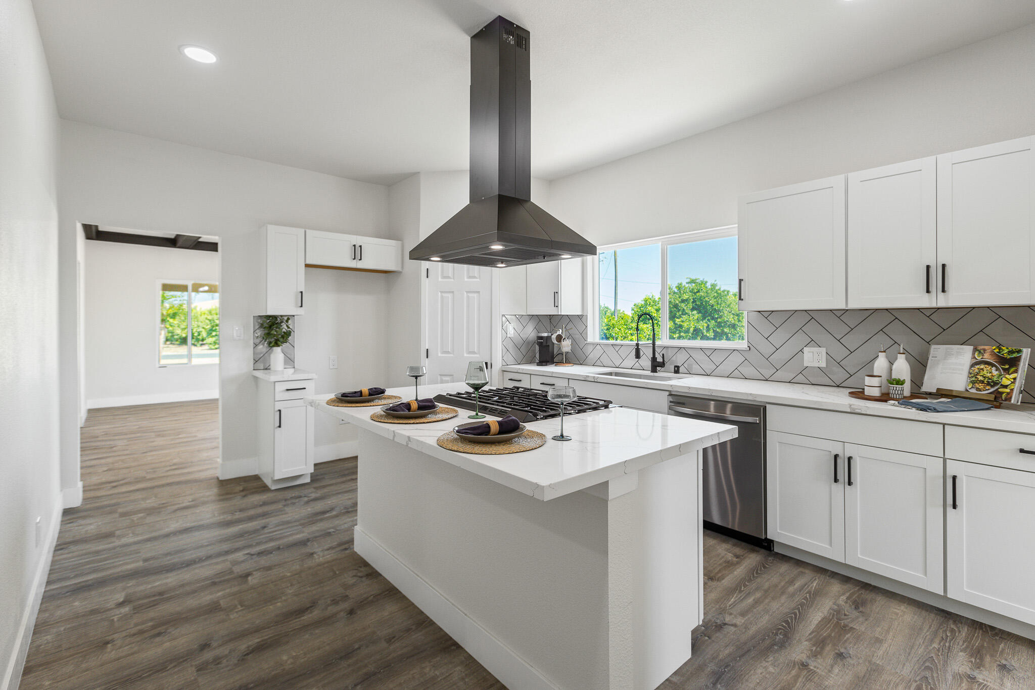 1511 S Crestview St, Porterville, CA 93257