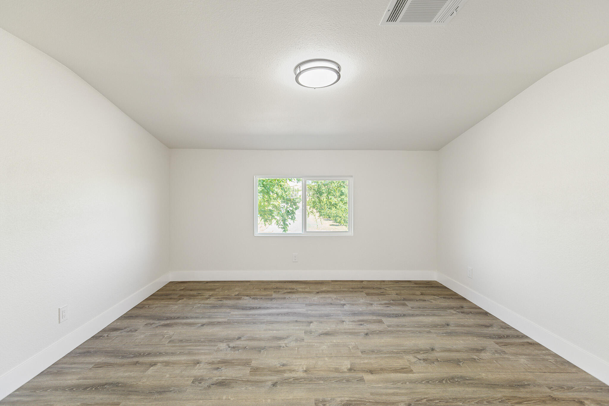 1511 S Crestview St, Porterville, CA 93257