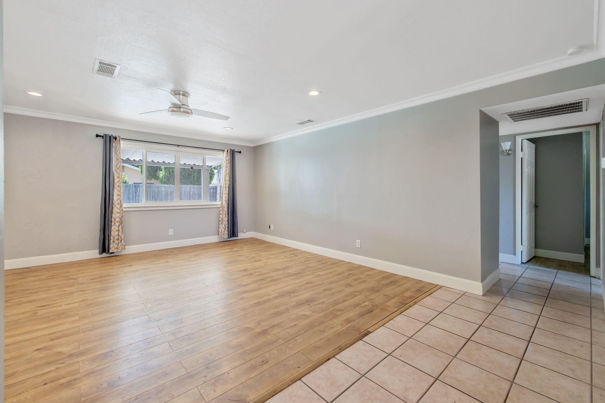 3345 W Mill Creek Dr, Visalia, CA 93291