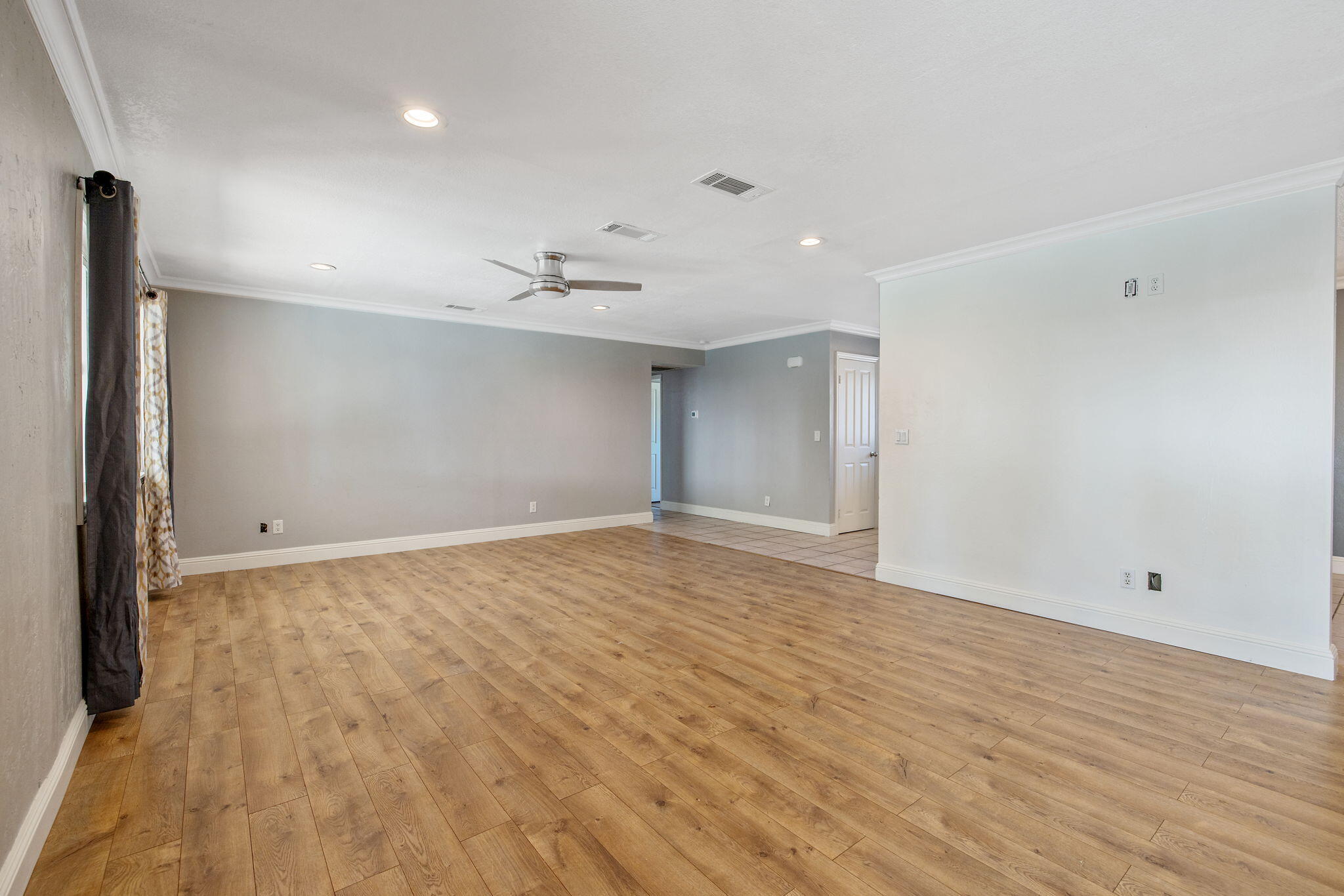 3345 W Mill Creek Dr, Visalia, CA 93291