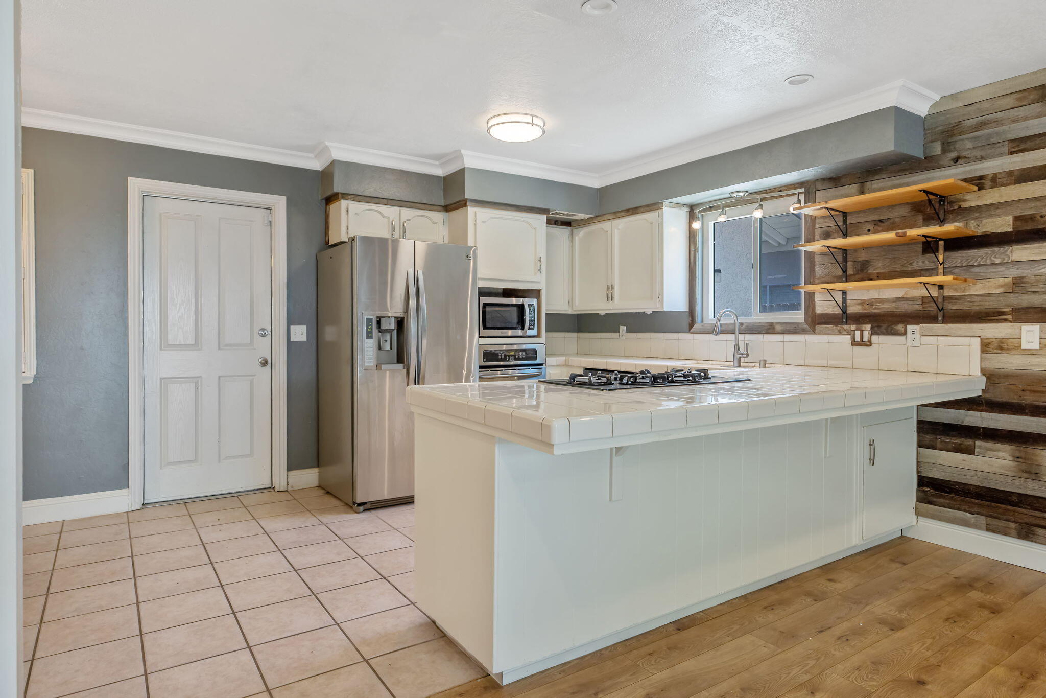 3345 W Mill Creek Dr, Visalia, CA 93291