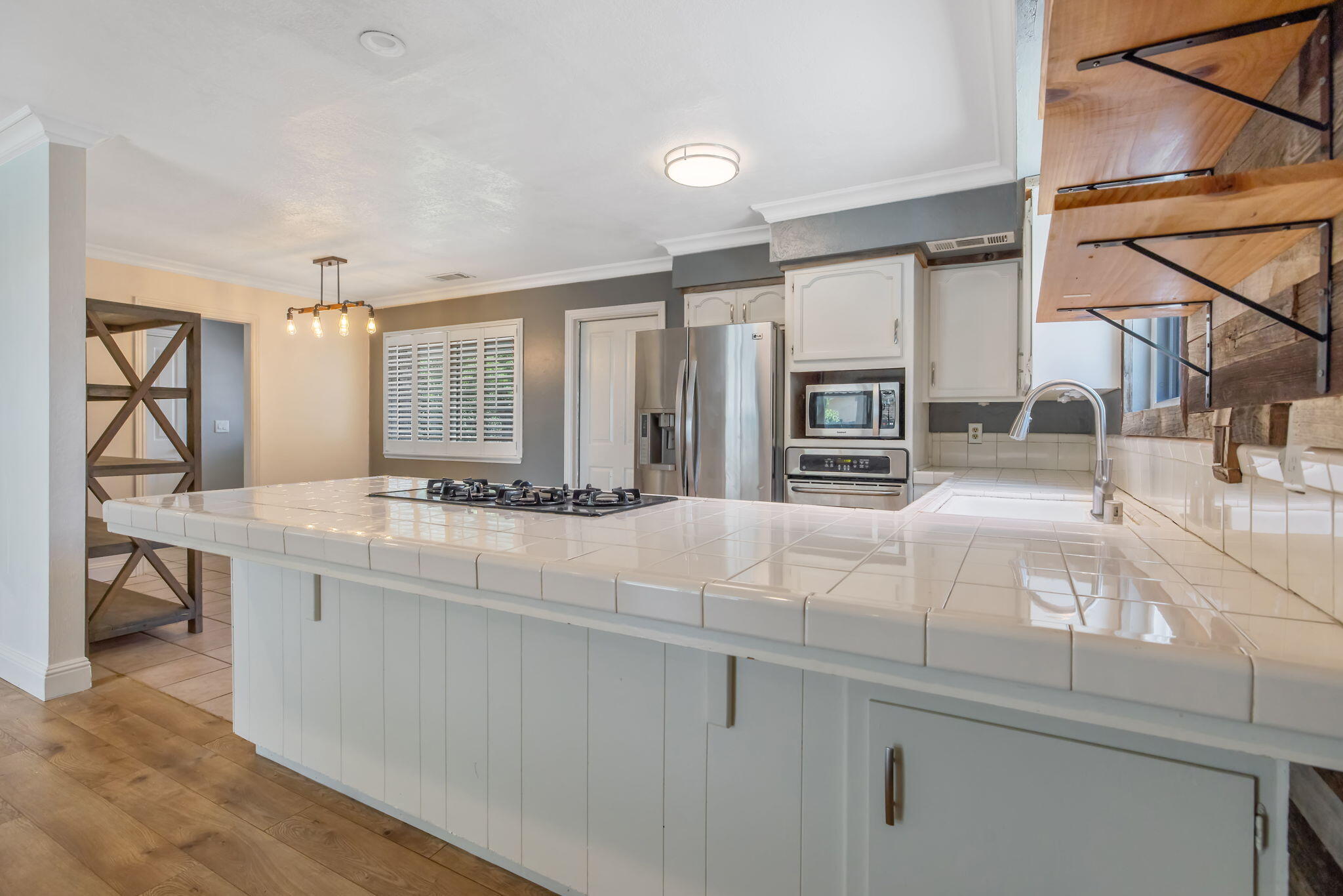 3345 W Mill Creek Dr, Visalia, CA 93291