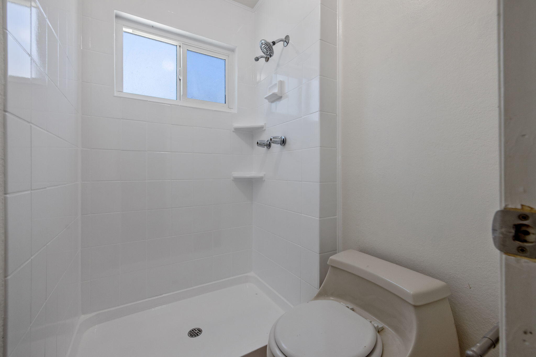 3345 W Mill Creek Dr, Visalia, CA 93291