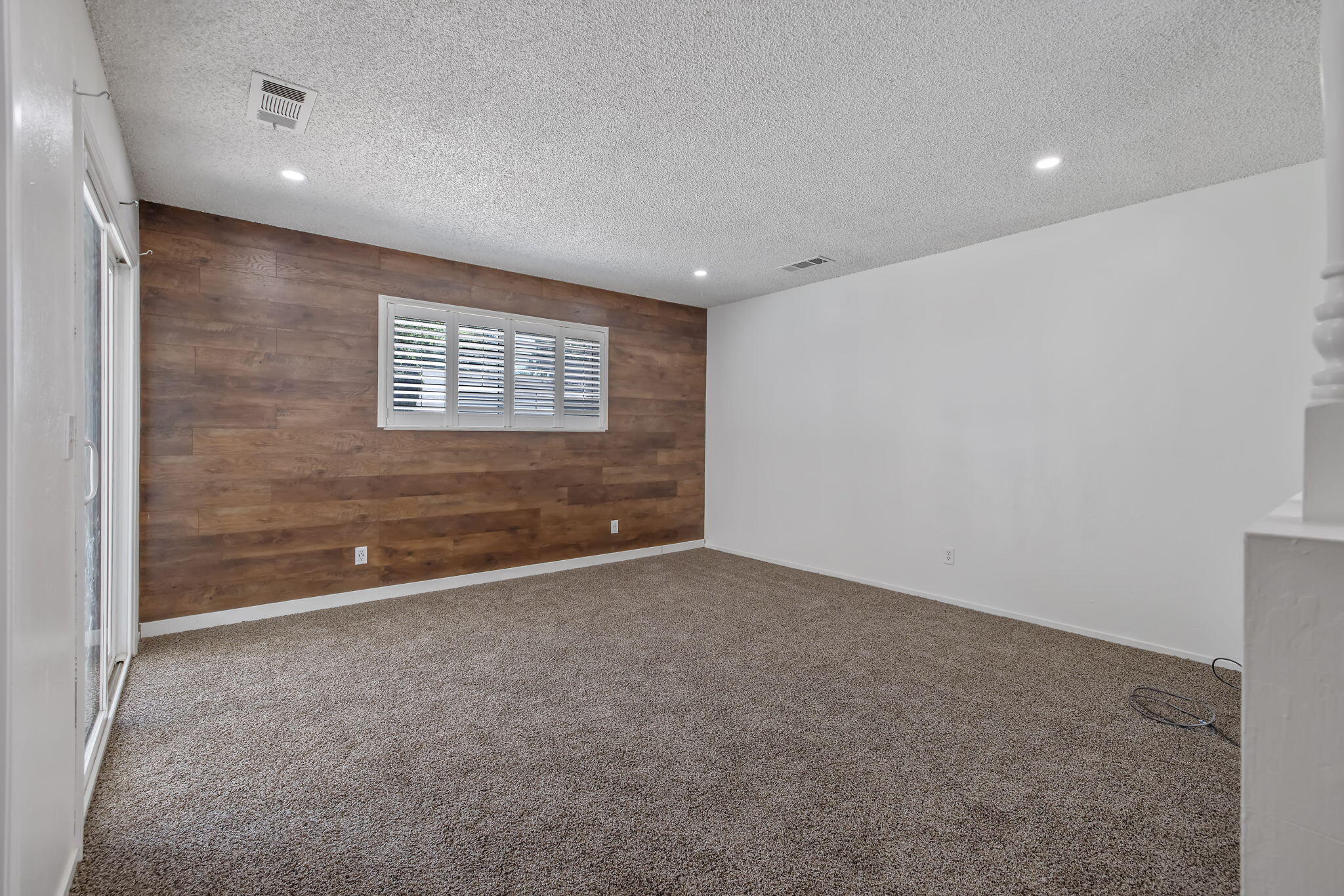 3345 W Mill Creek Dr, Visalia, CA 93291