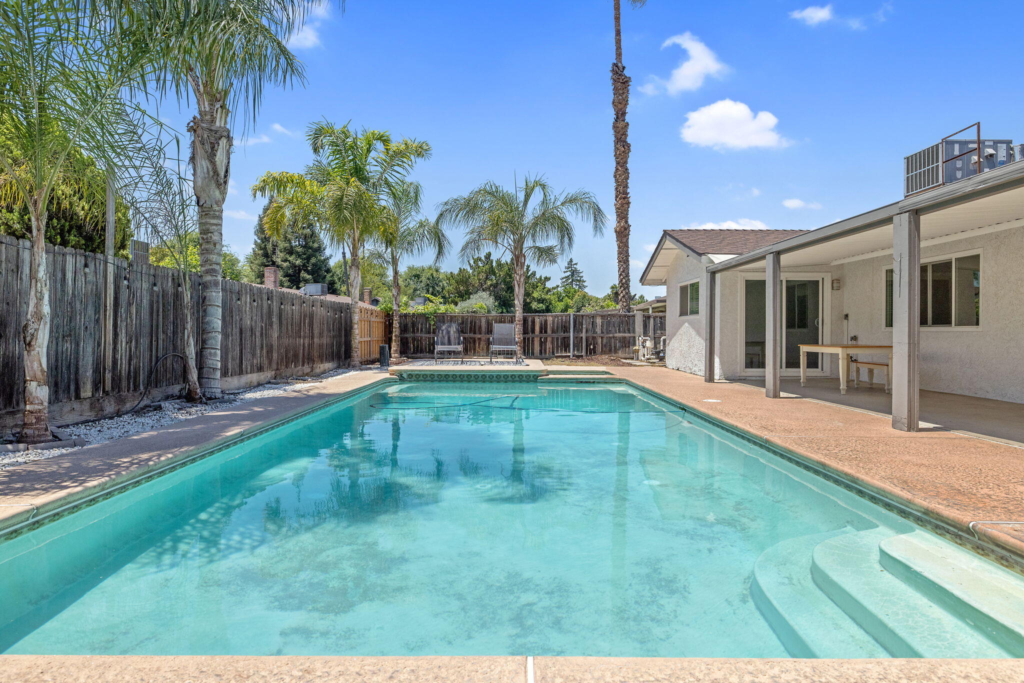 3345 W Mill Creek Dr, Visalia, CA 93291