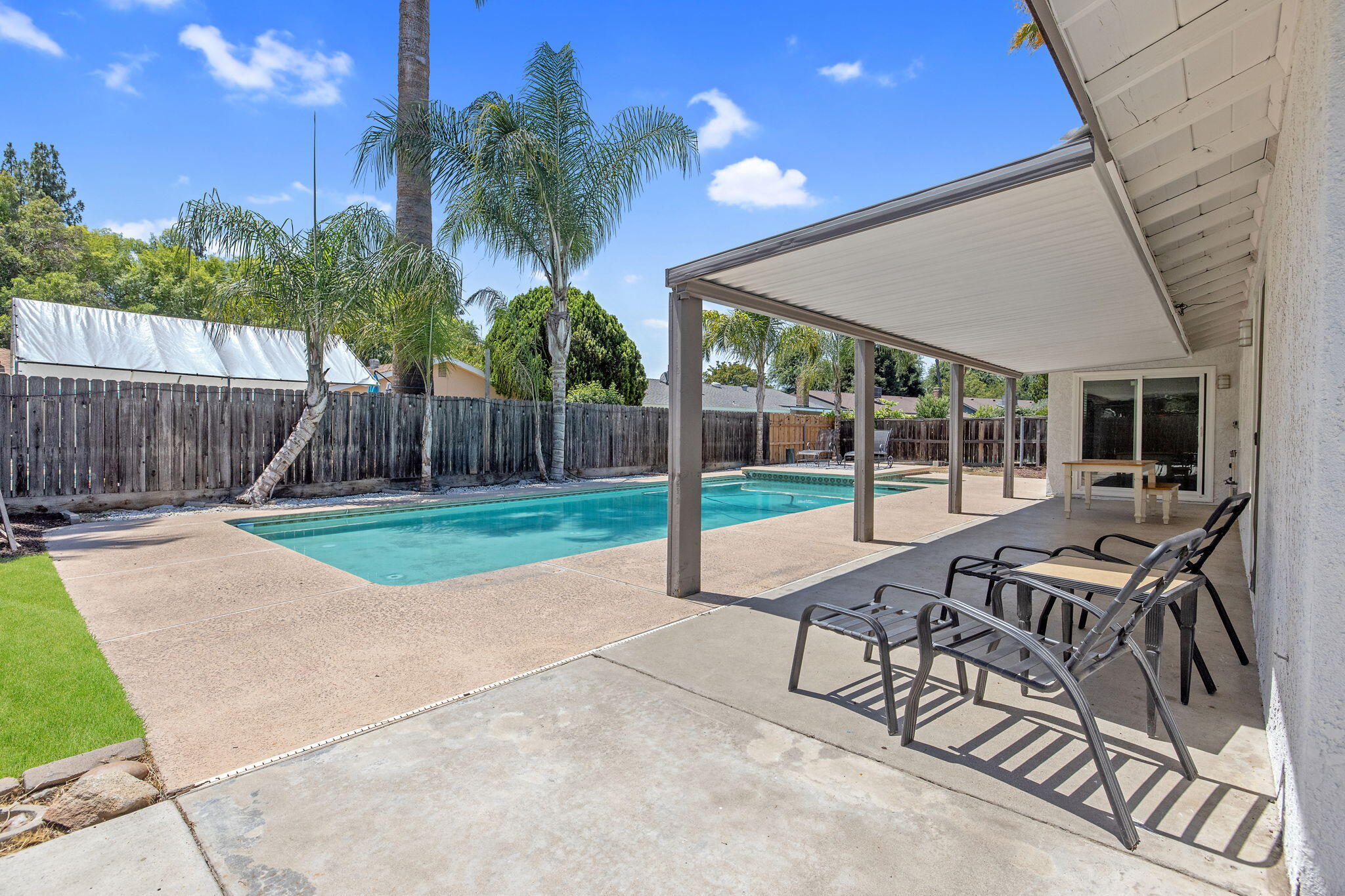 3345 W Mill Creek Dr, Visalia, CA 93291