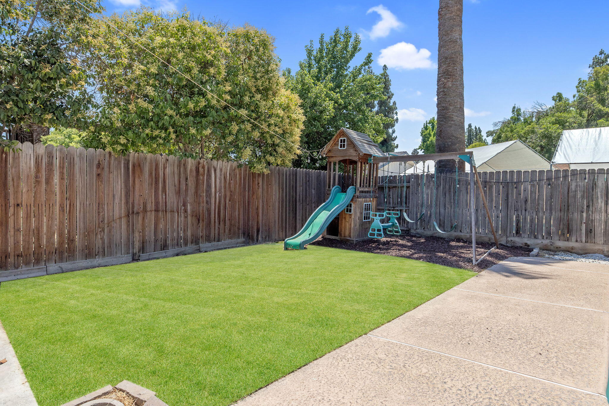 3345 W Mill Creek Dr, Visalia, CA 93291