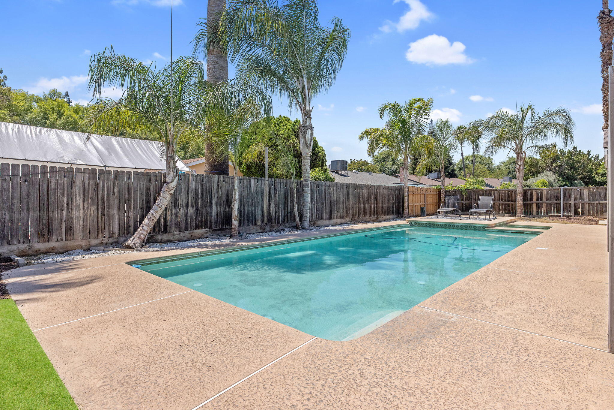 3345 W Mill Creek Dr, Visalia, CA 93291