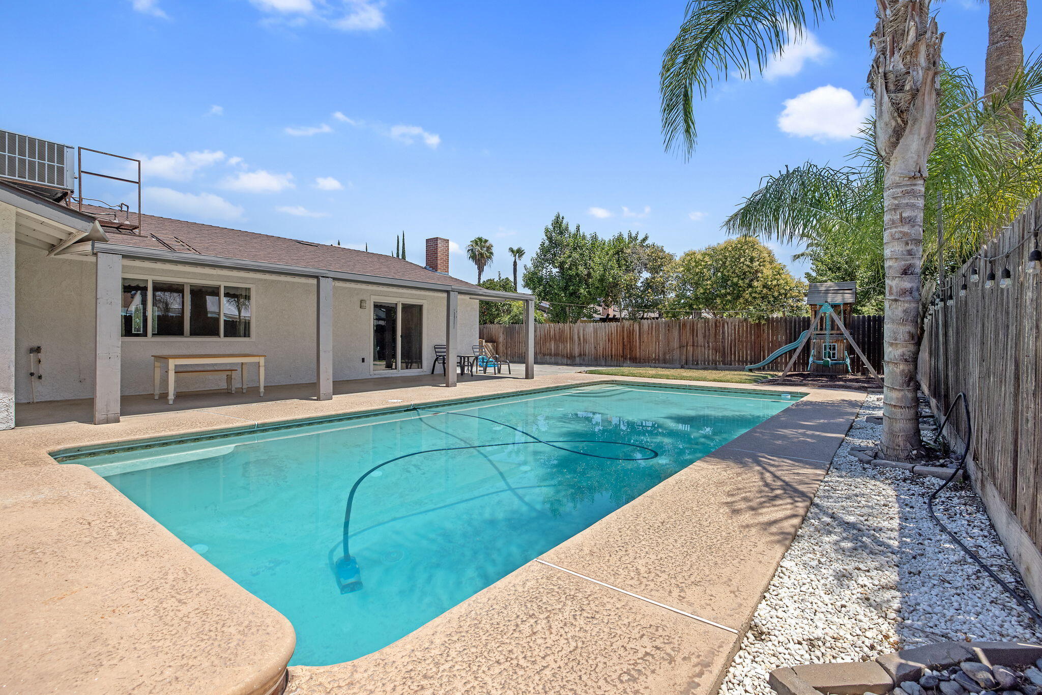 3345 W Mill Creek Dr, Visalia, CA 93291