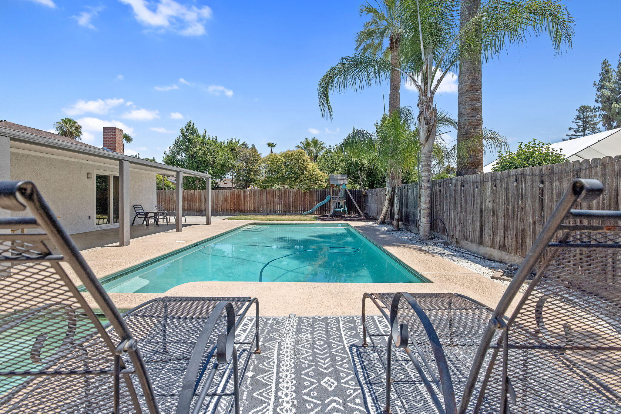 3345 W Mill Creek Dr, Visalia, CA 93291