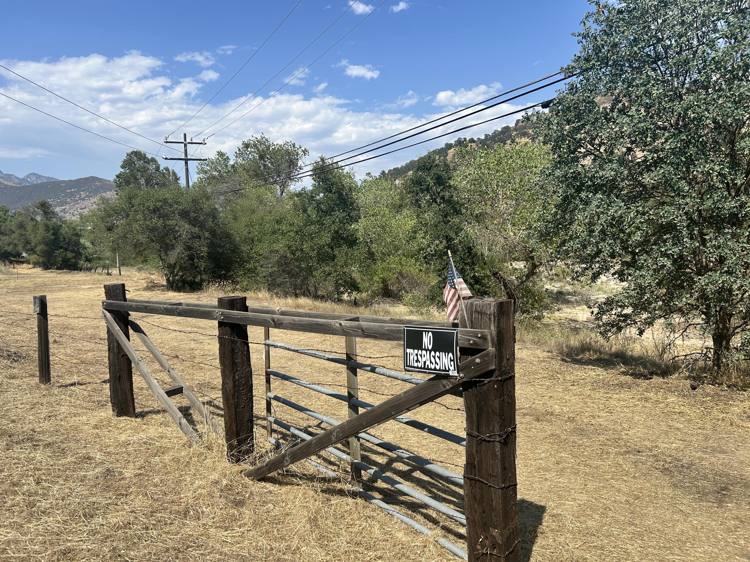 42001 N Fork Dr, Three Rivers, CA 93271