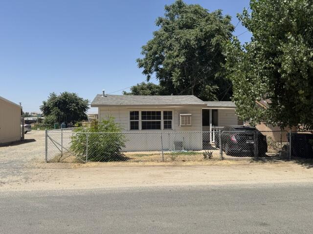 844 E River Ave, Porterville, CA 93257