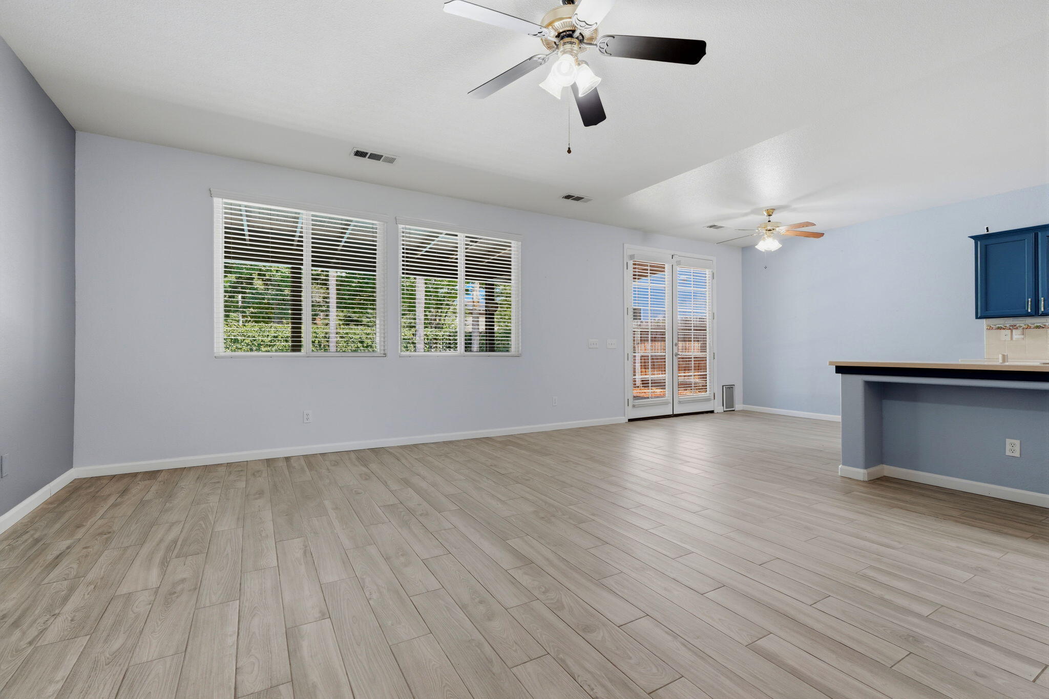 2429 N Oak Grove St, Visalia, CA 93291