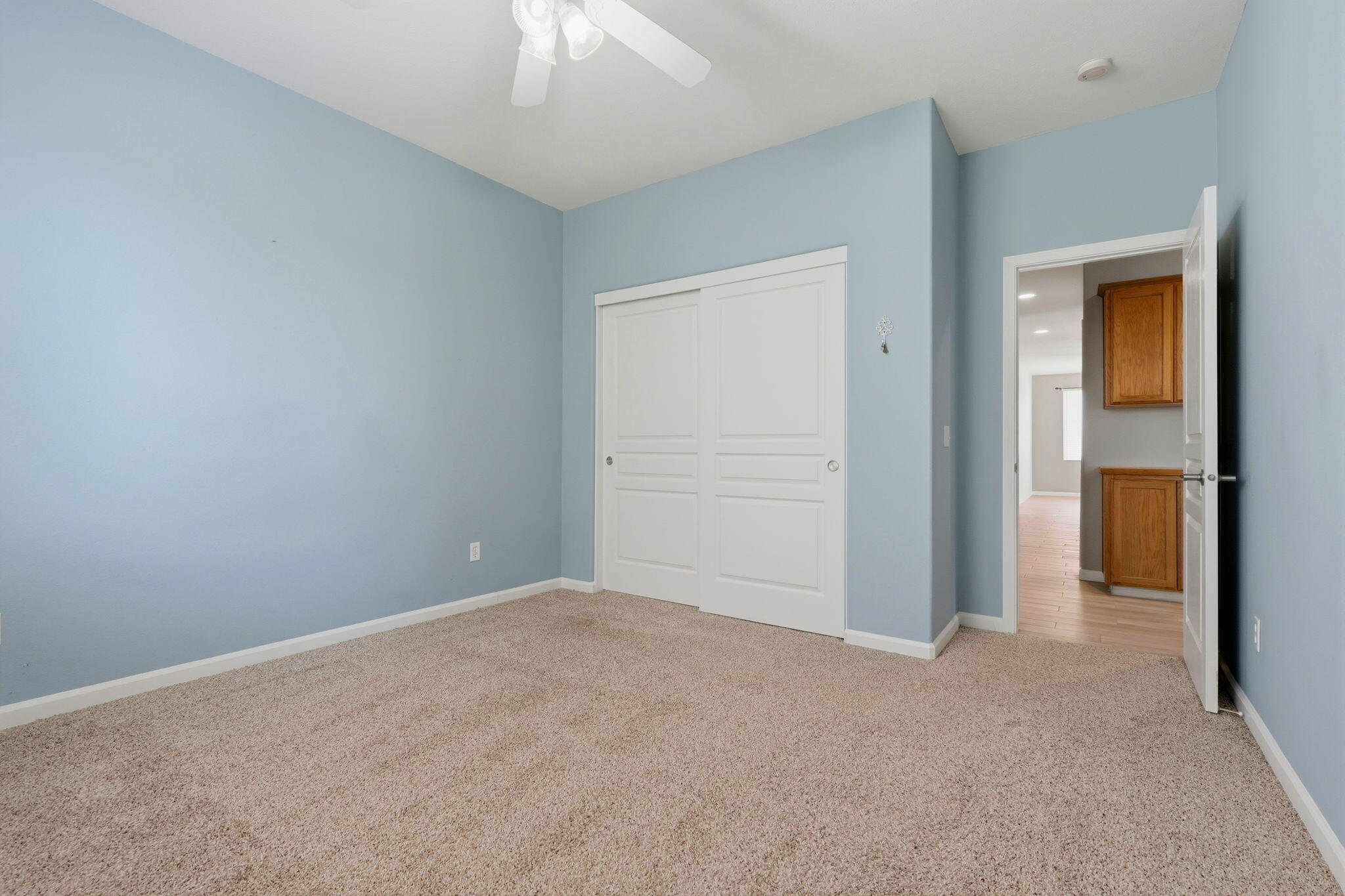 2429 N Oak Grove St, Visalia, CA 93291