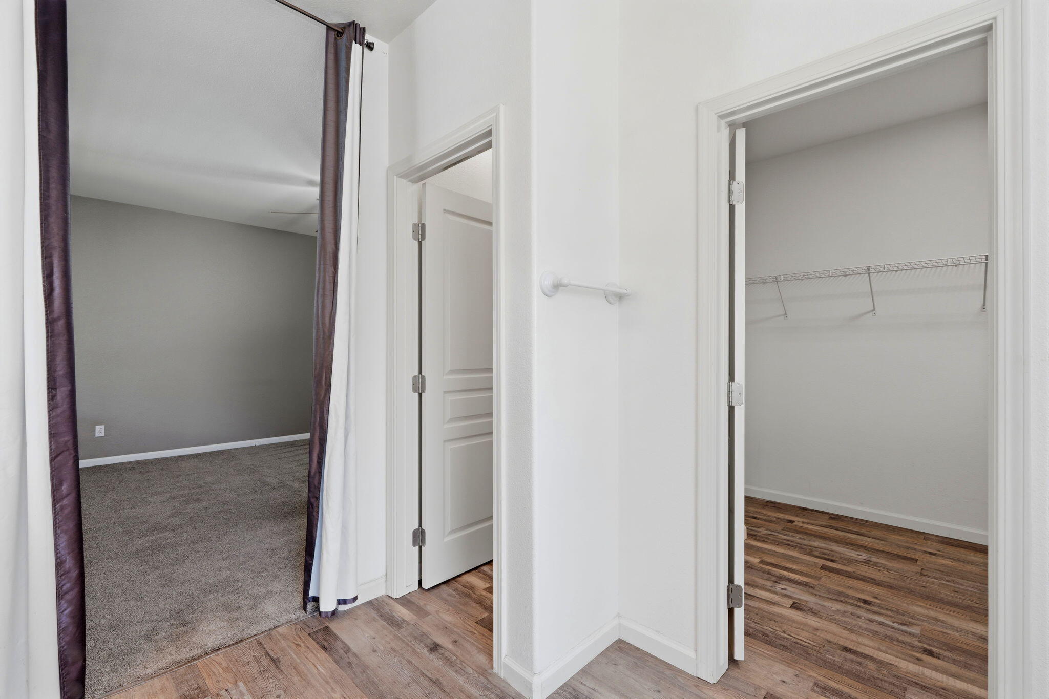 2429 N Oak Grove St, Visalia, CA 93291