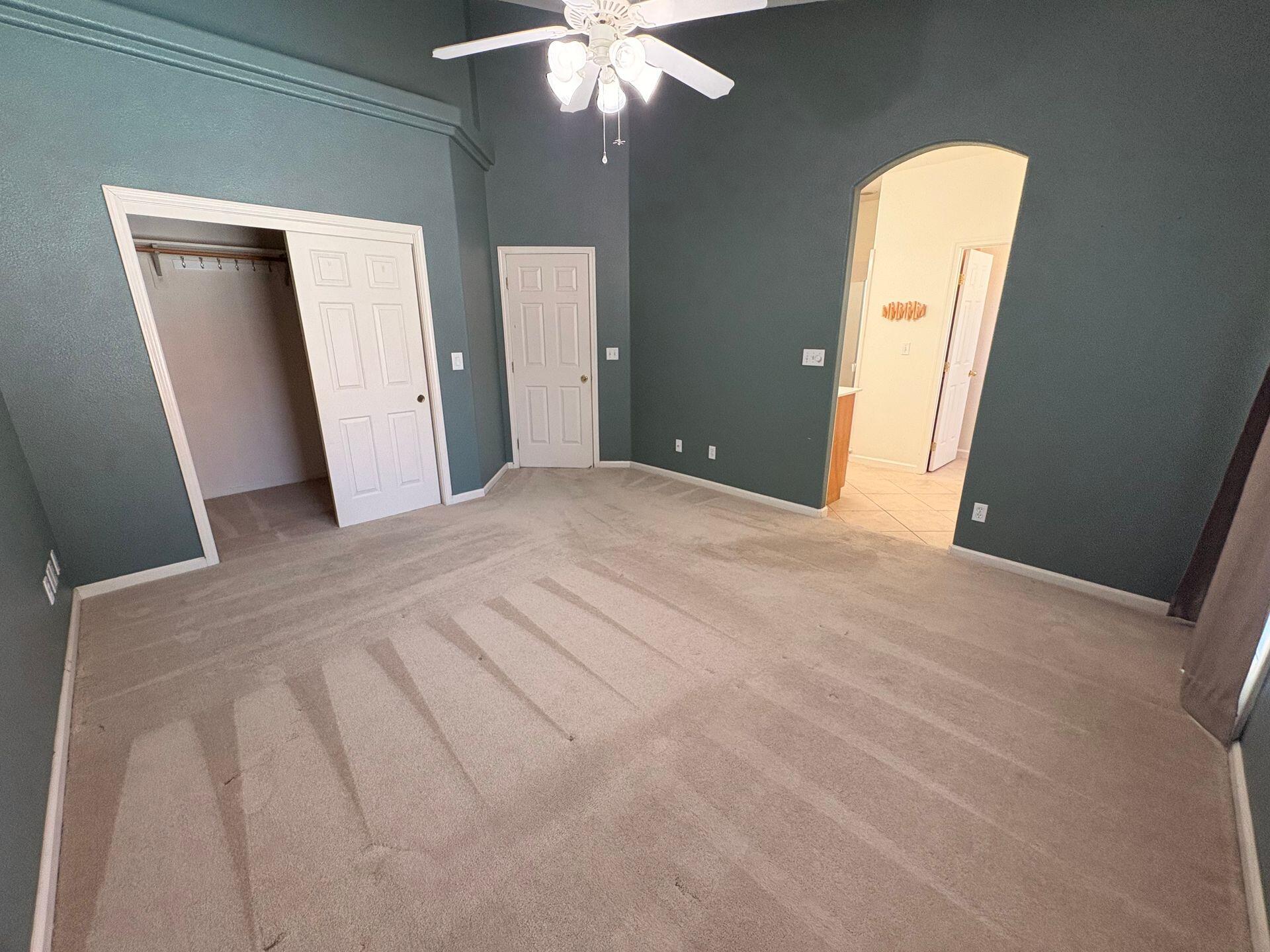 2526 S Jensen St, Visalia, CA 93292