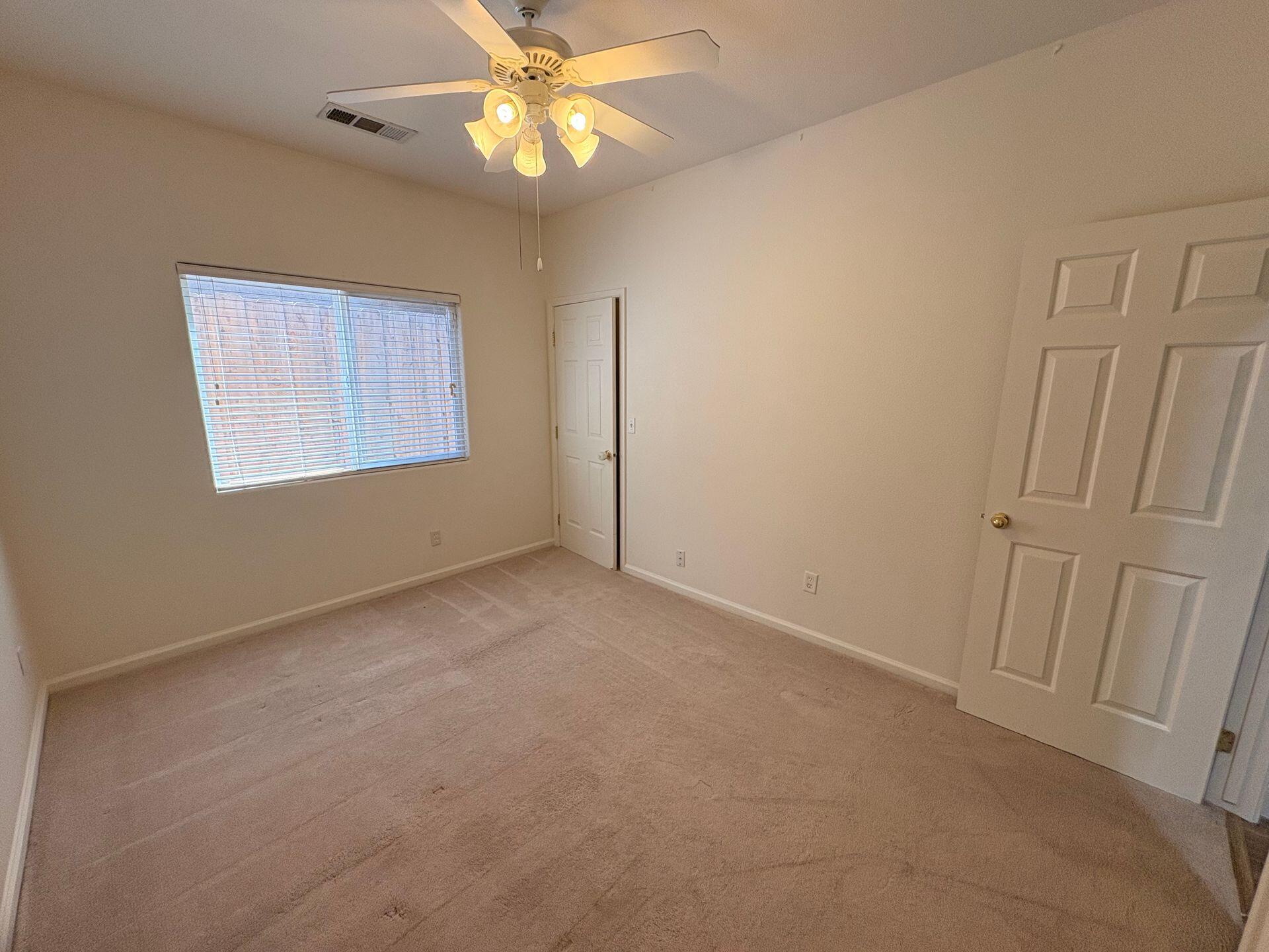2526 S Jensen St, Visalia, CA 93292