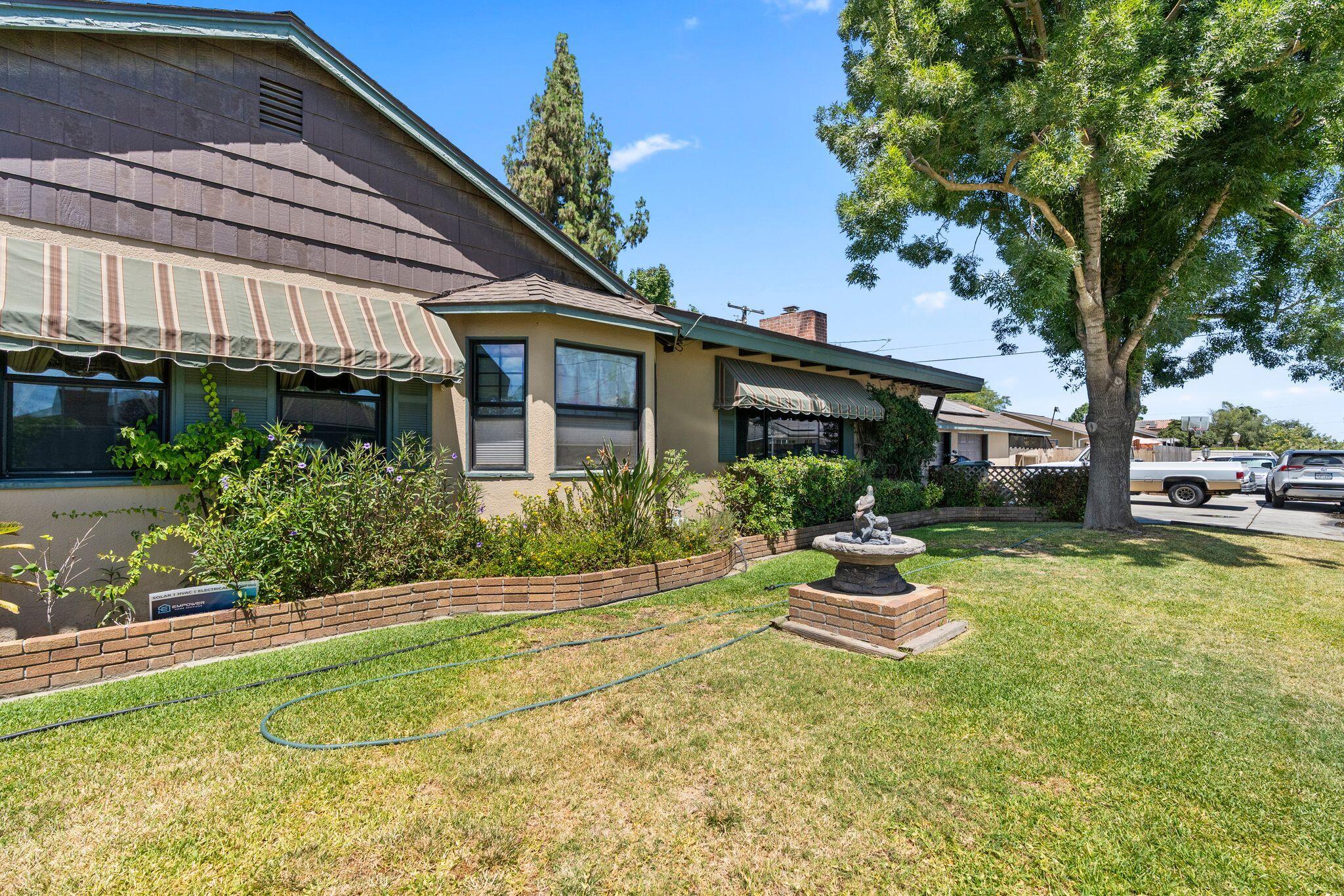 202 W Terrace Dr, Hanford, CA 93230