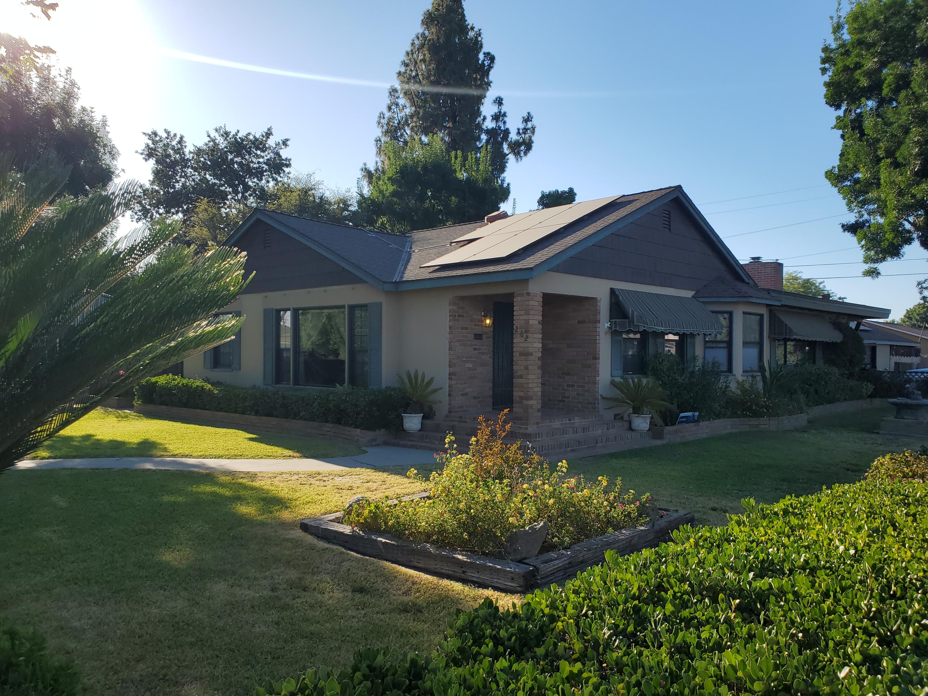202 W Terrace Dr, Hanford, CA 93230