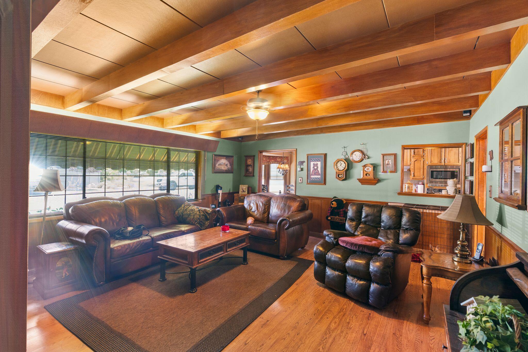 202 W Terrace Dr, Hanford, CA 93230