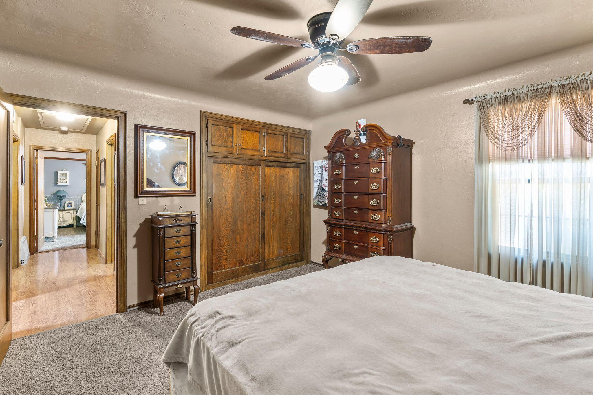 202 W Terrace Dr, Hanford, CA 93230