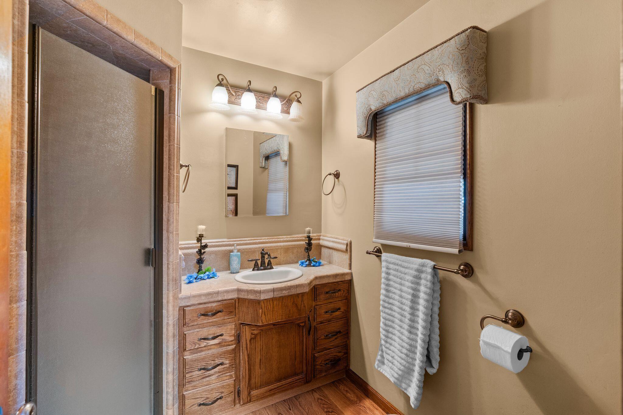 202 W Terrace Dr, Hanford, CA 93230