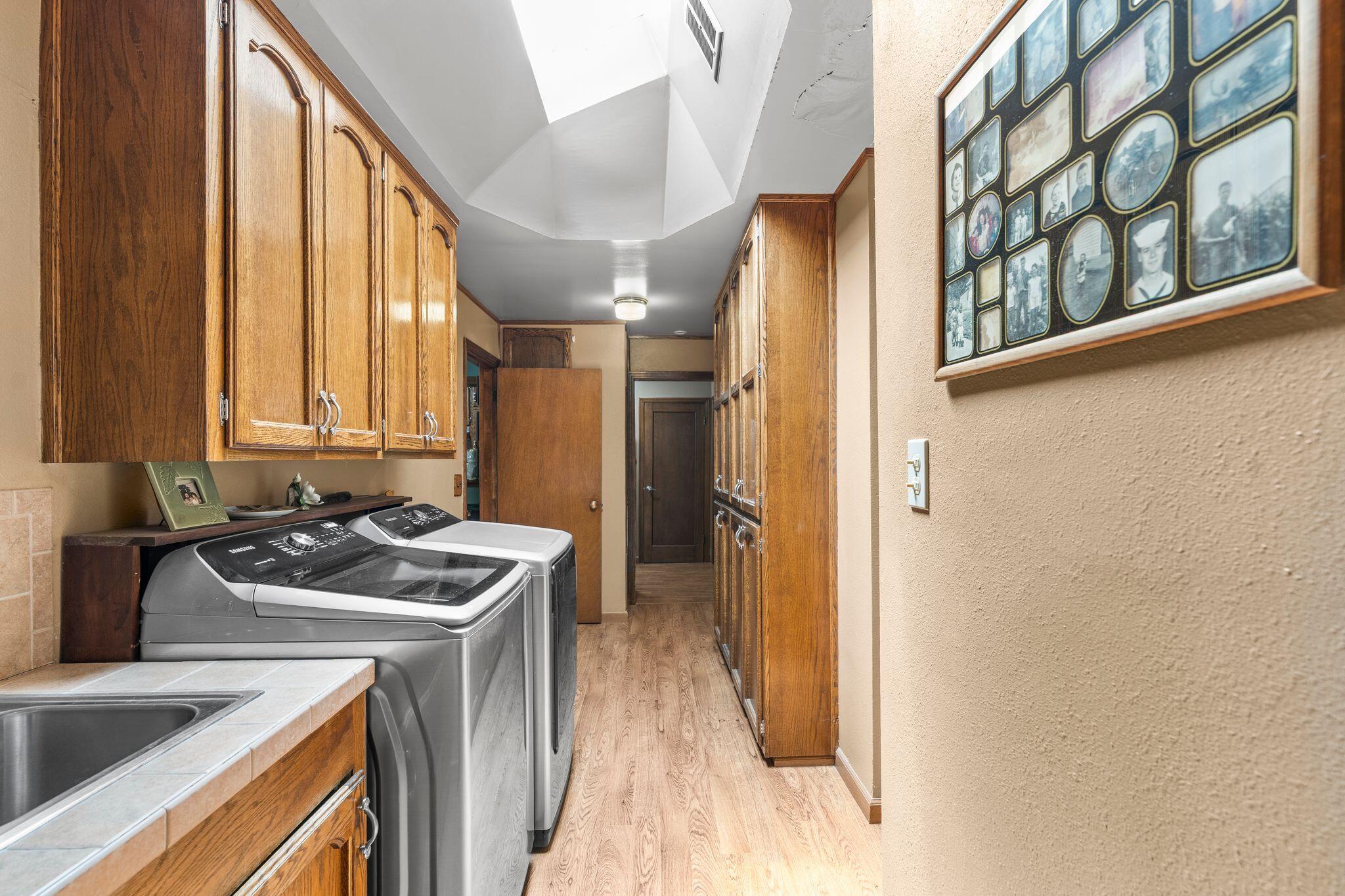 202 W Terrace Dr, Hanford, CA 93230