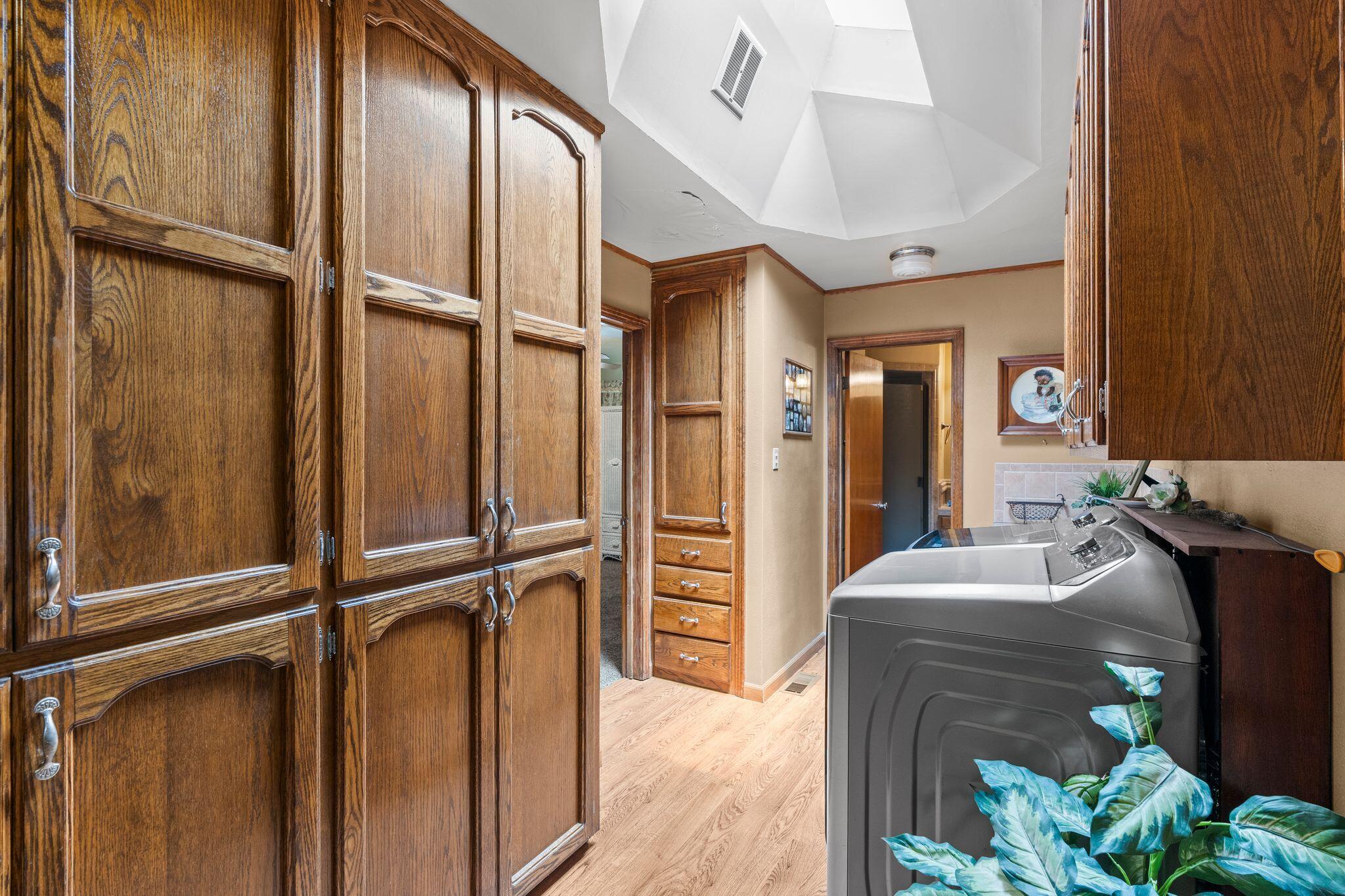 202 W Terrace Dr, Hanford, CA 93230