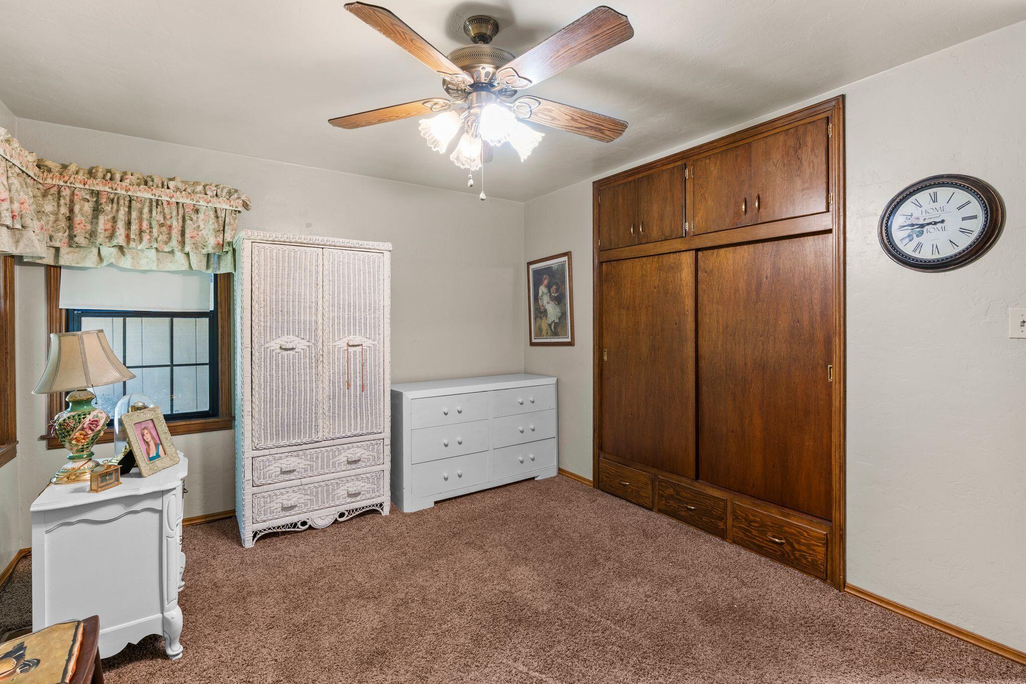 202 W Terrace Dr, Hanford, CA 93230