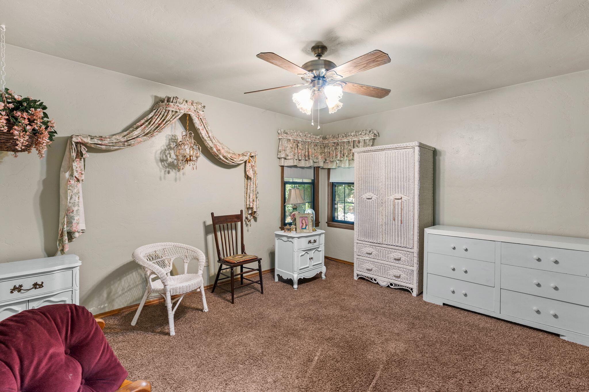 202 W Terrace Dr, Hanford, CA 93230