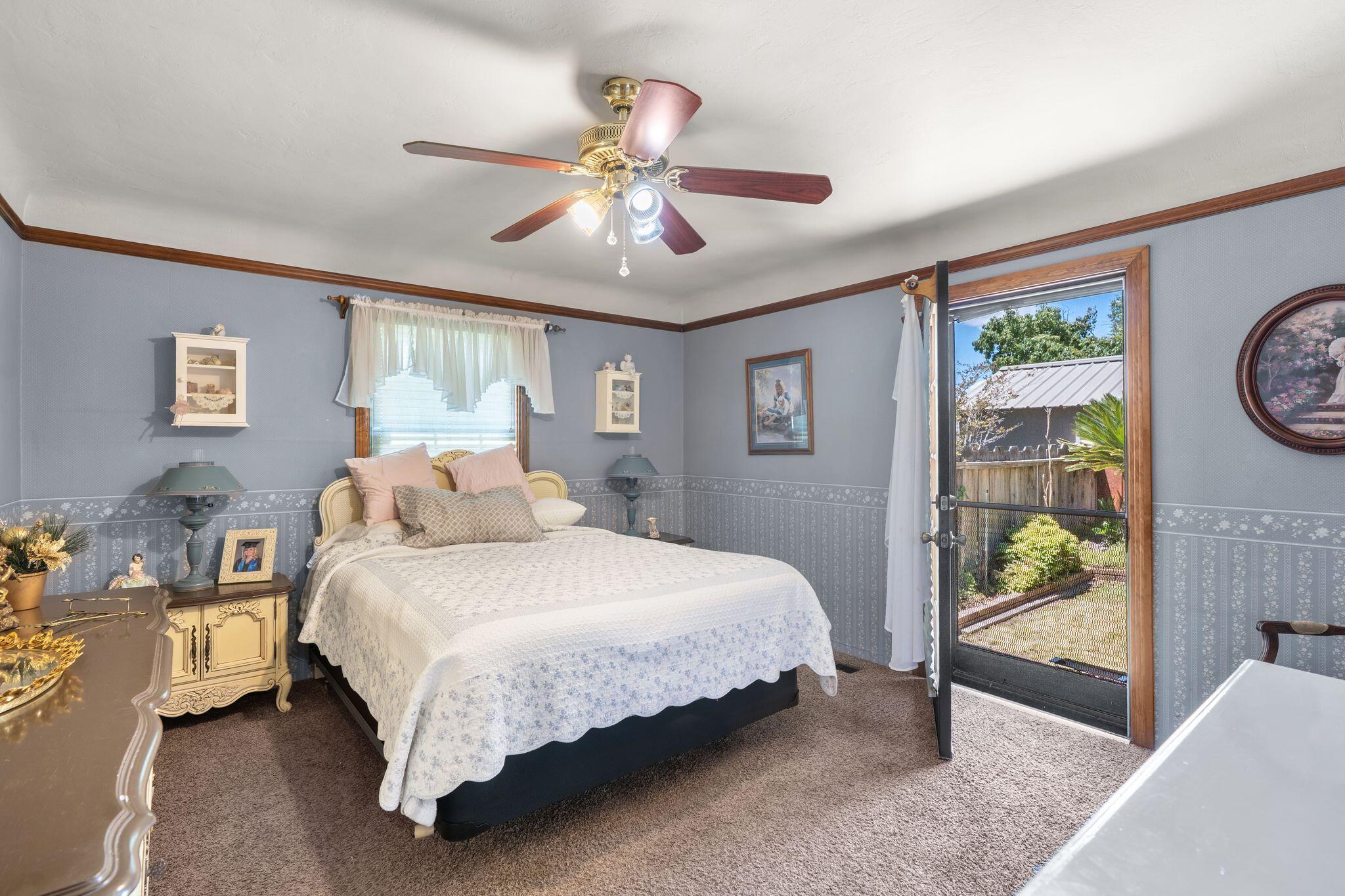 202 W Terrace Dr, Hanford, CA 93230