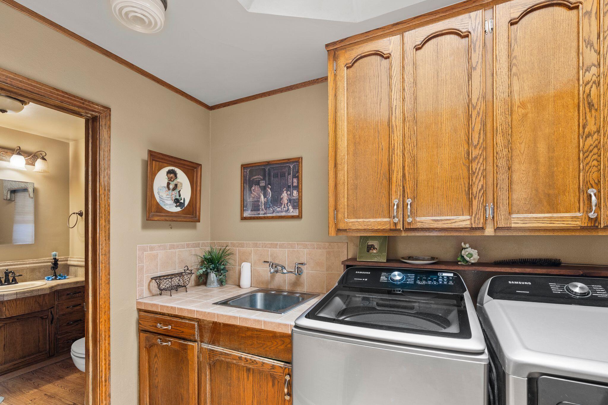 202 W Terrace Dr, Hanford, CA 93230