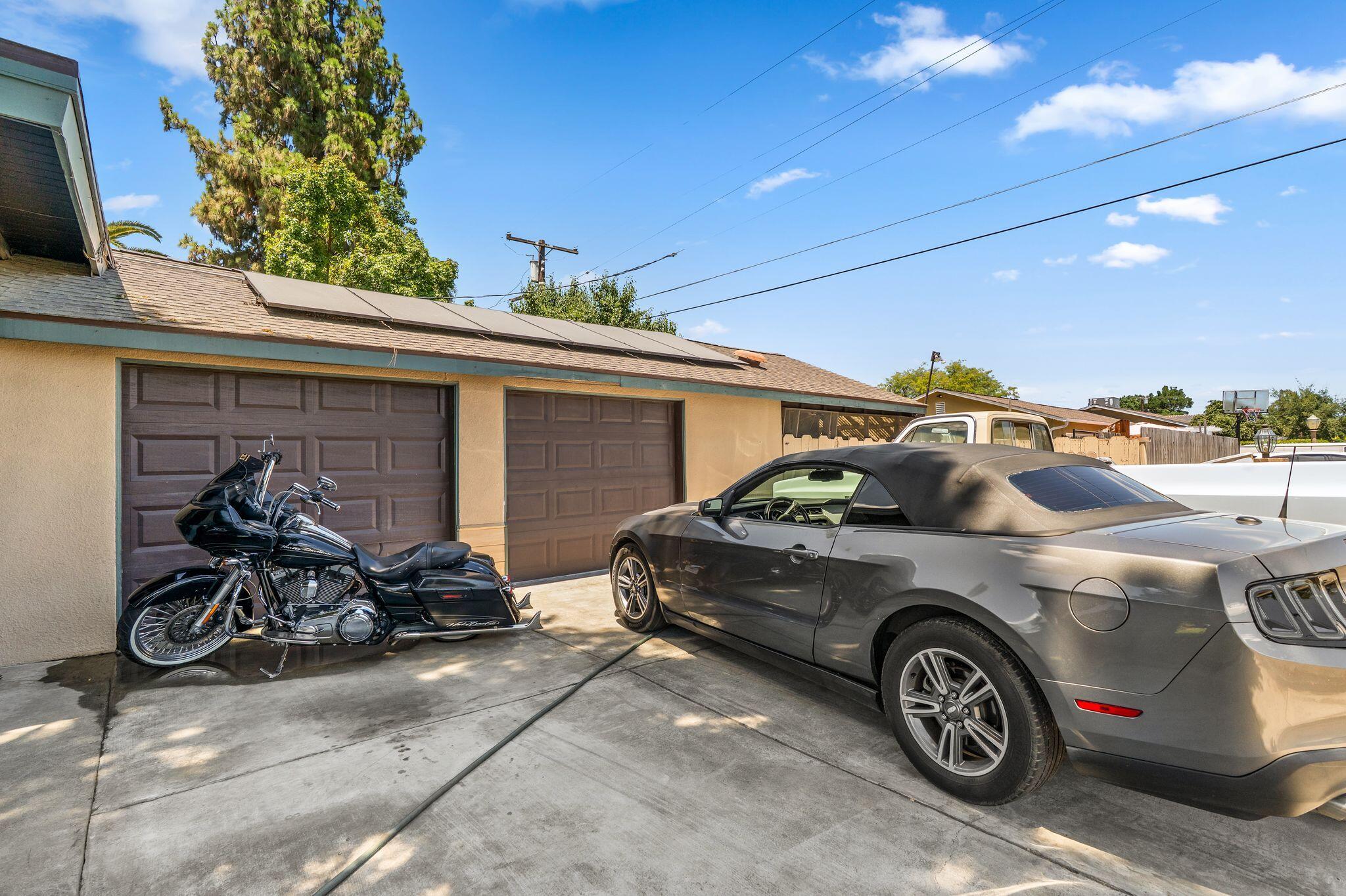 202 W Terrace Dr, Hanford, CA 93230