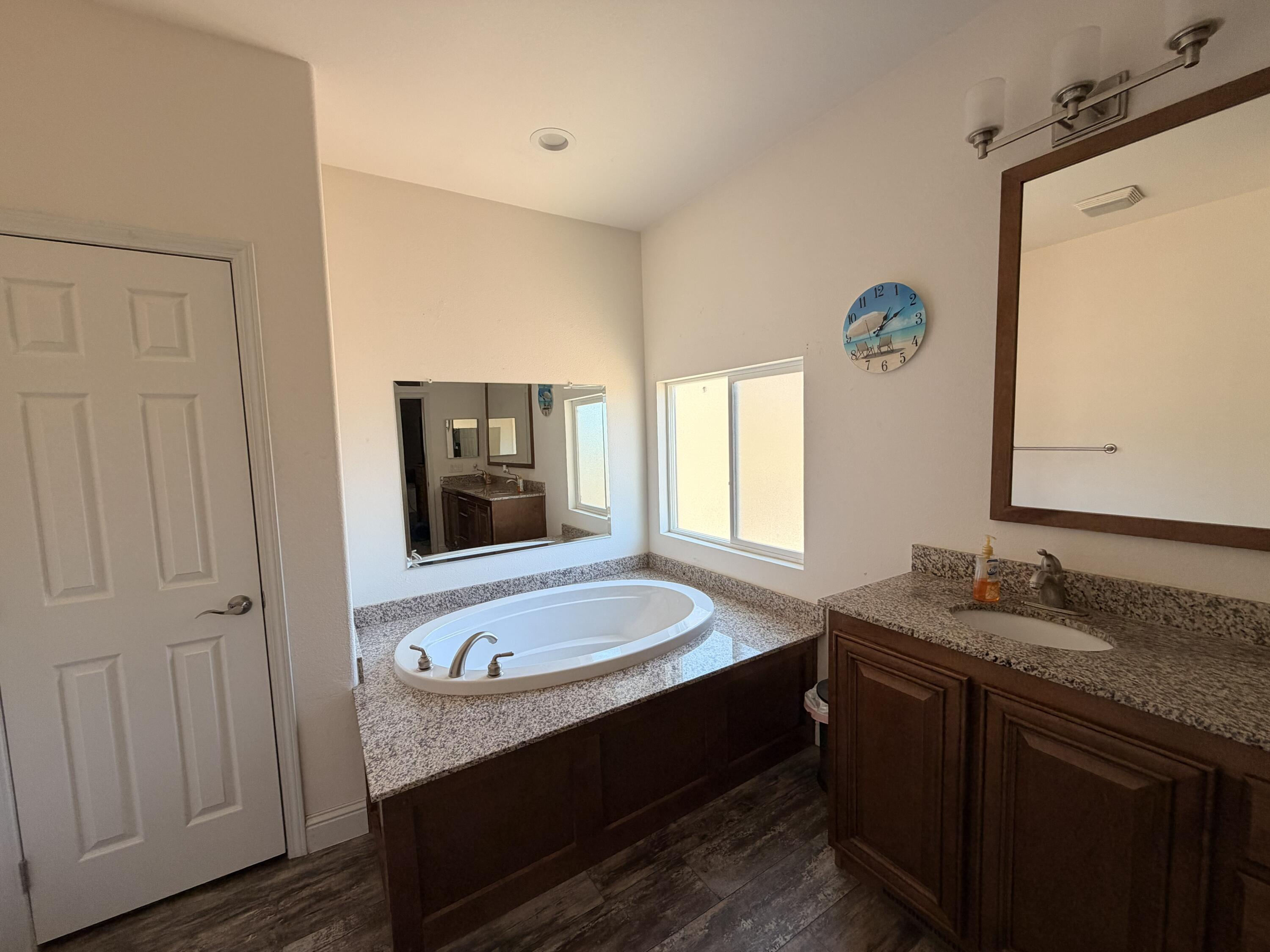37180 Mistletoe Rd, Yokuts Valley, CA 93675