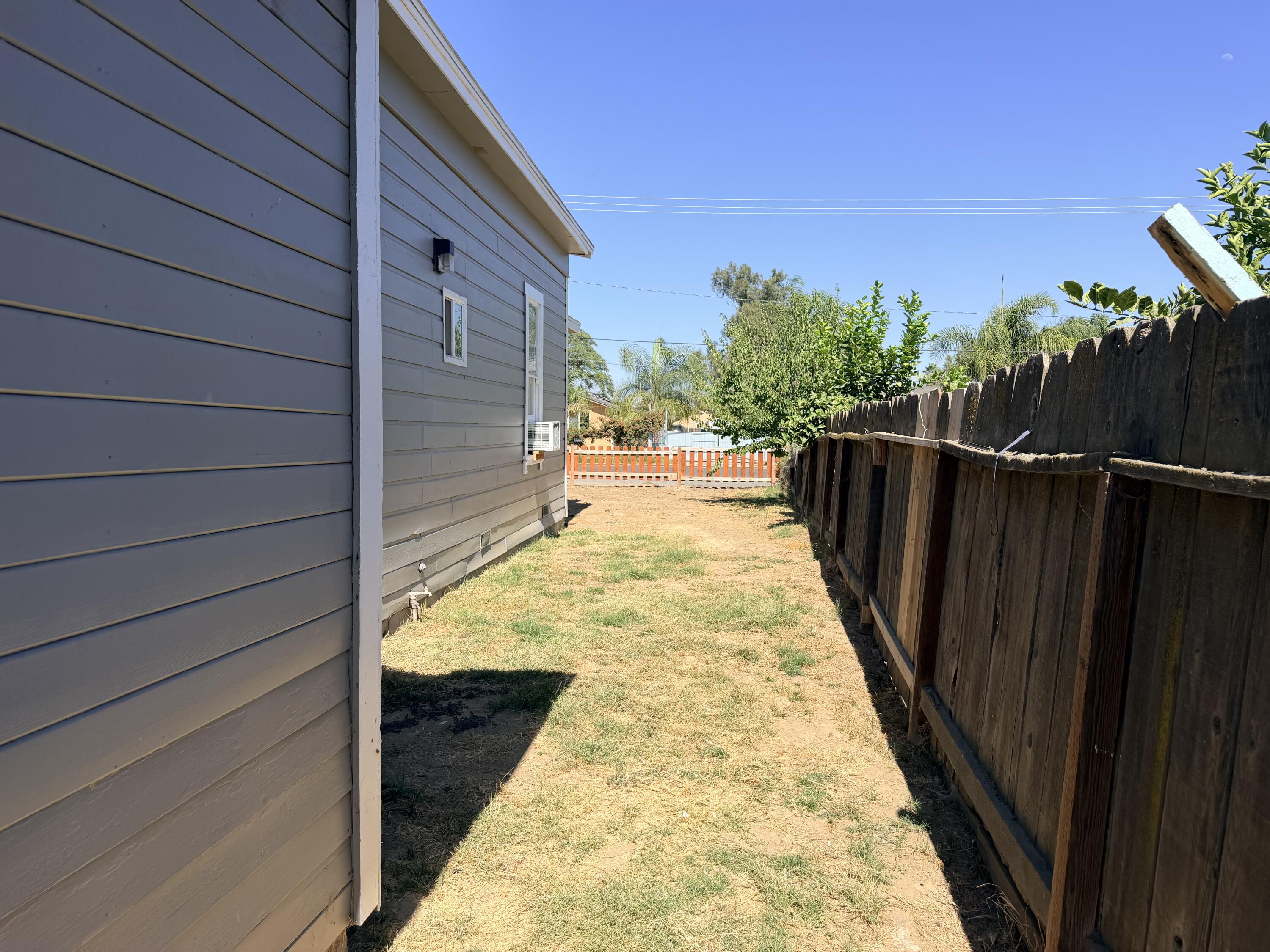 173 S Elm, Pixley, CA 93256