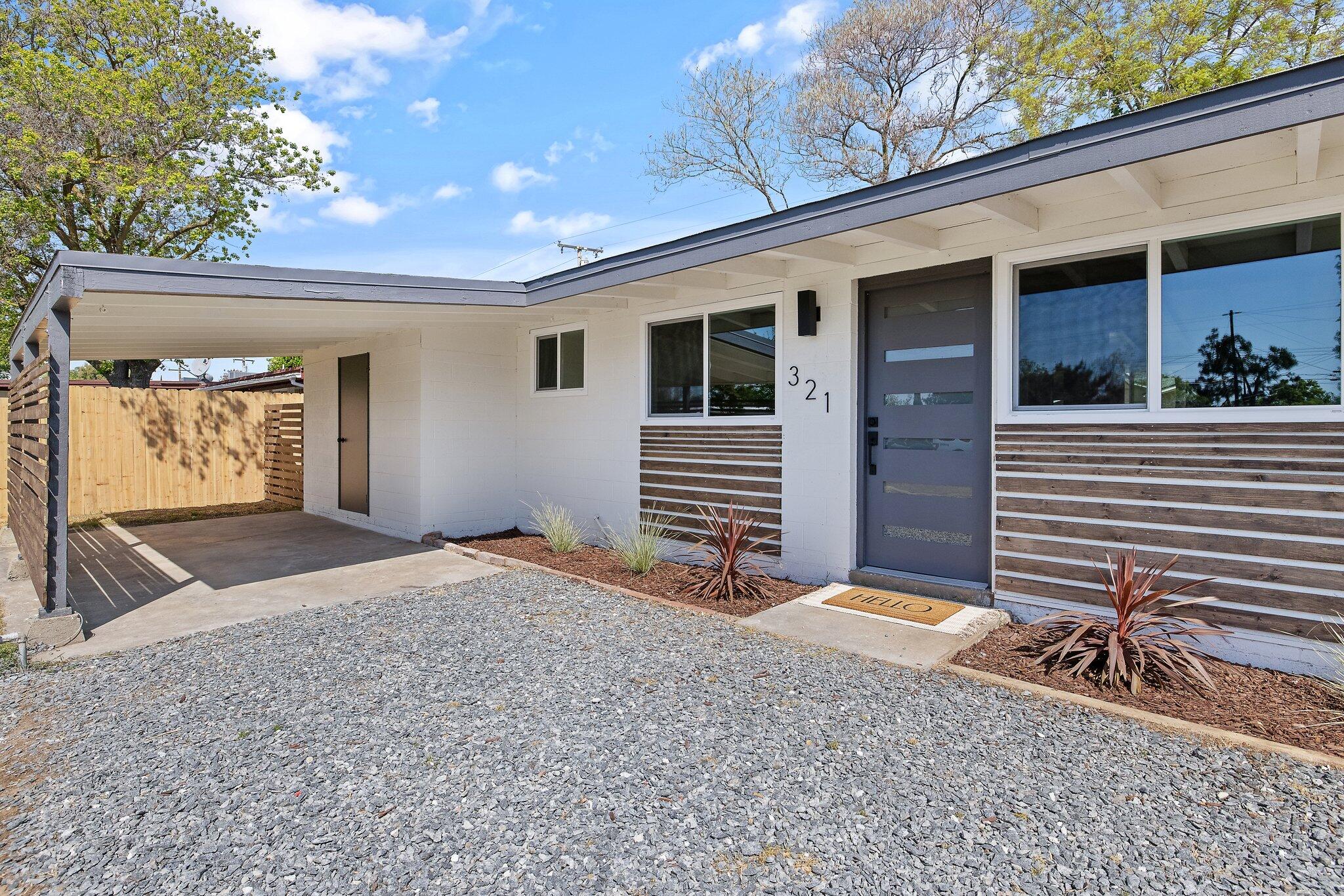 321 Peach Dr, Exeter, CA 93221